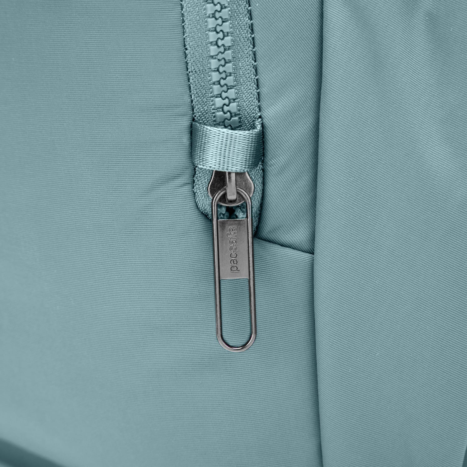 Pacsafe® CX anti-theft backpack、mySite、garagedoors4me