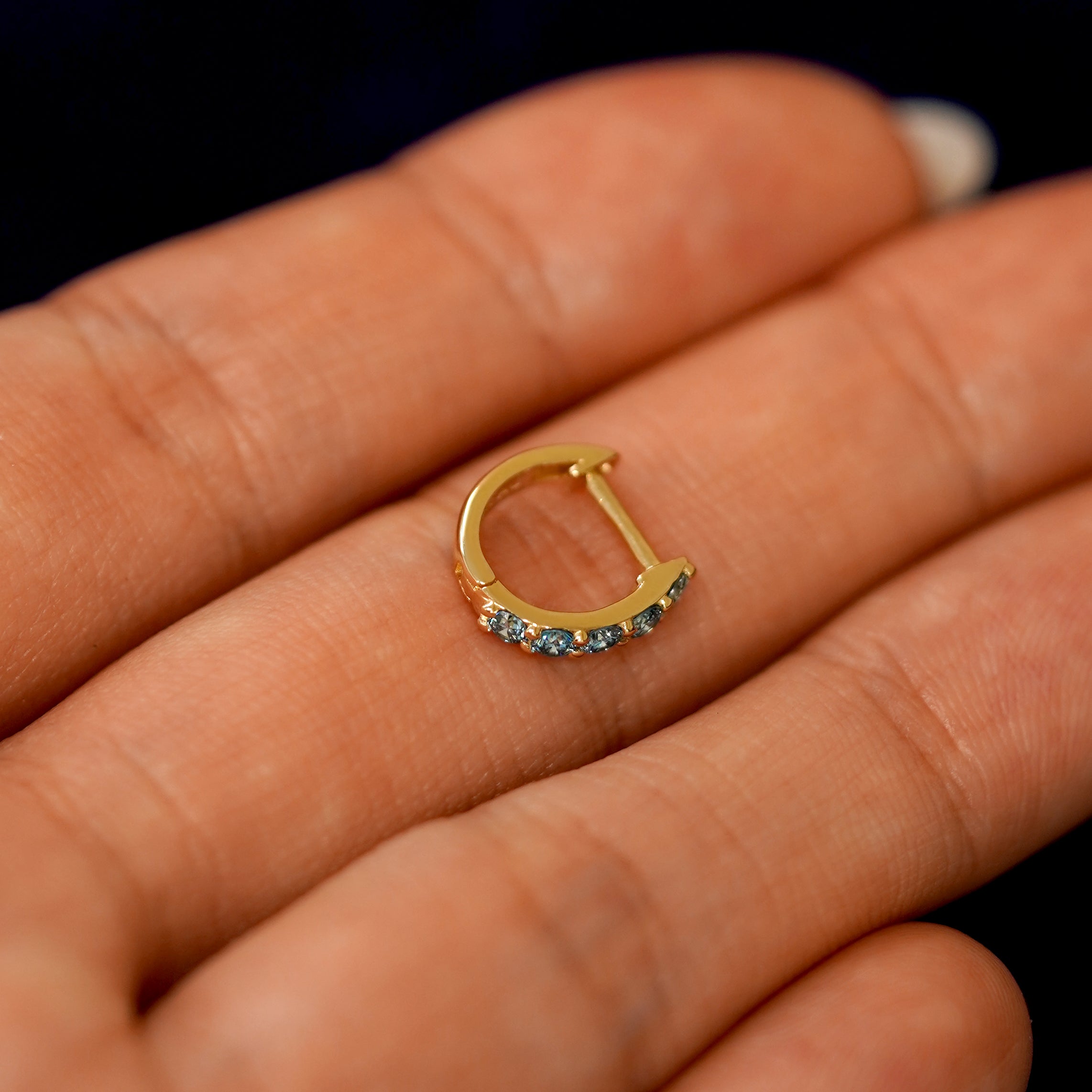 Light Blue Lab Diamond Huggie Hoop、mySite、hinf8tx79