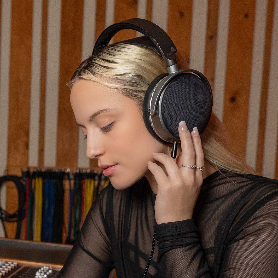  Audeze - LCD-S20、mySite、merchandisen