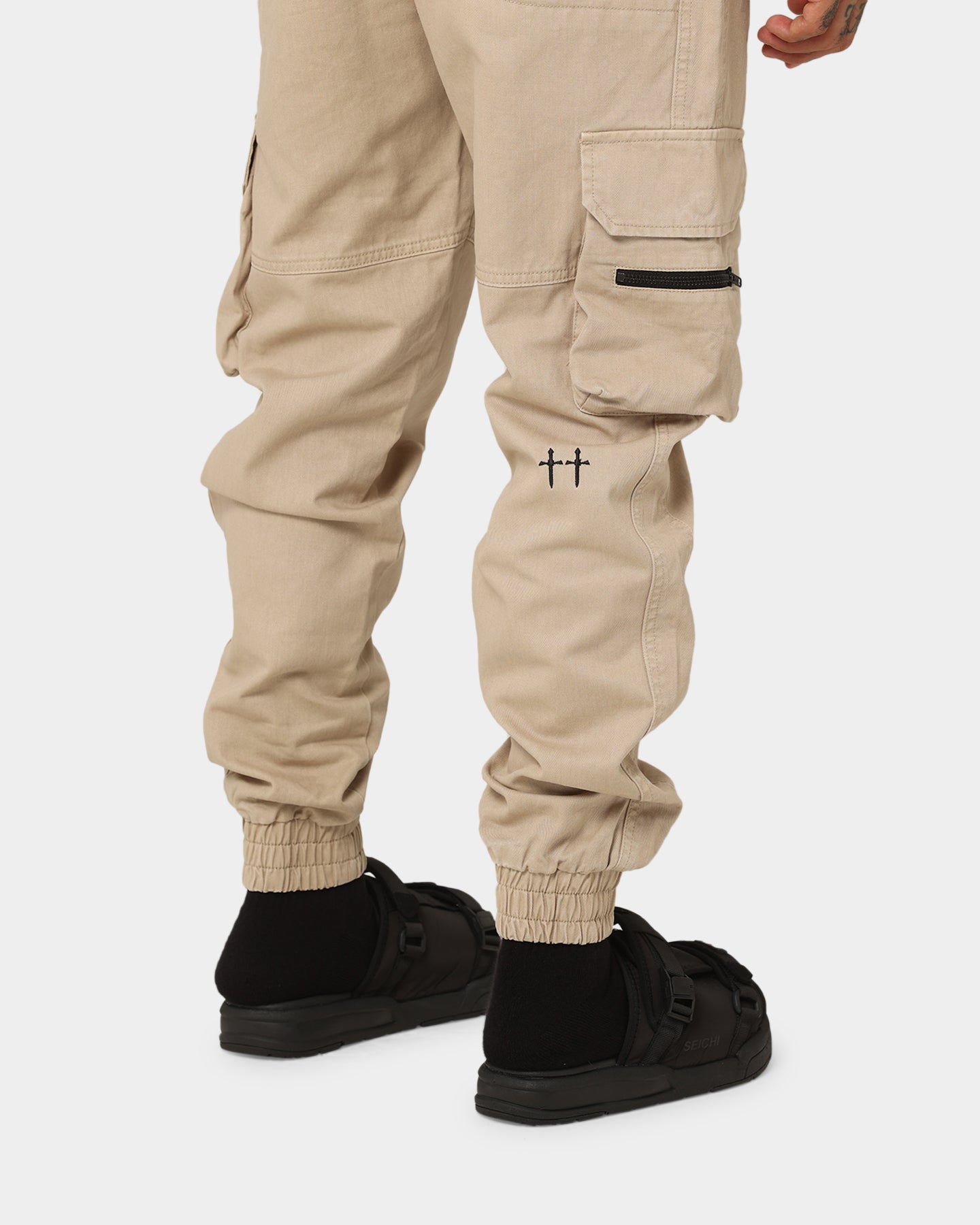 {product_title} - {shop_name}