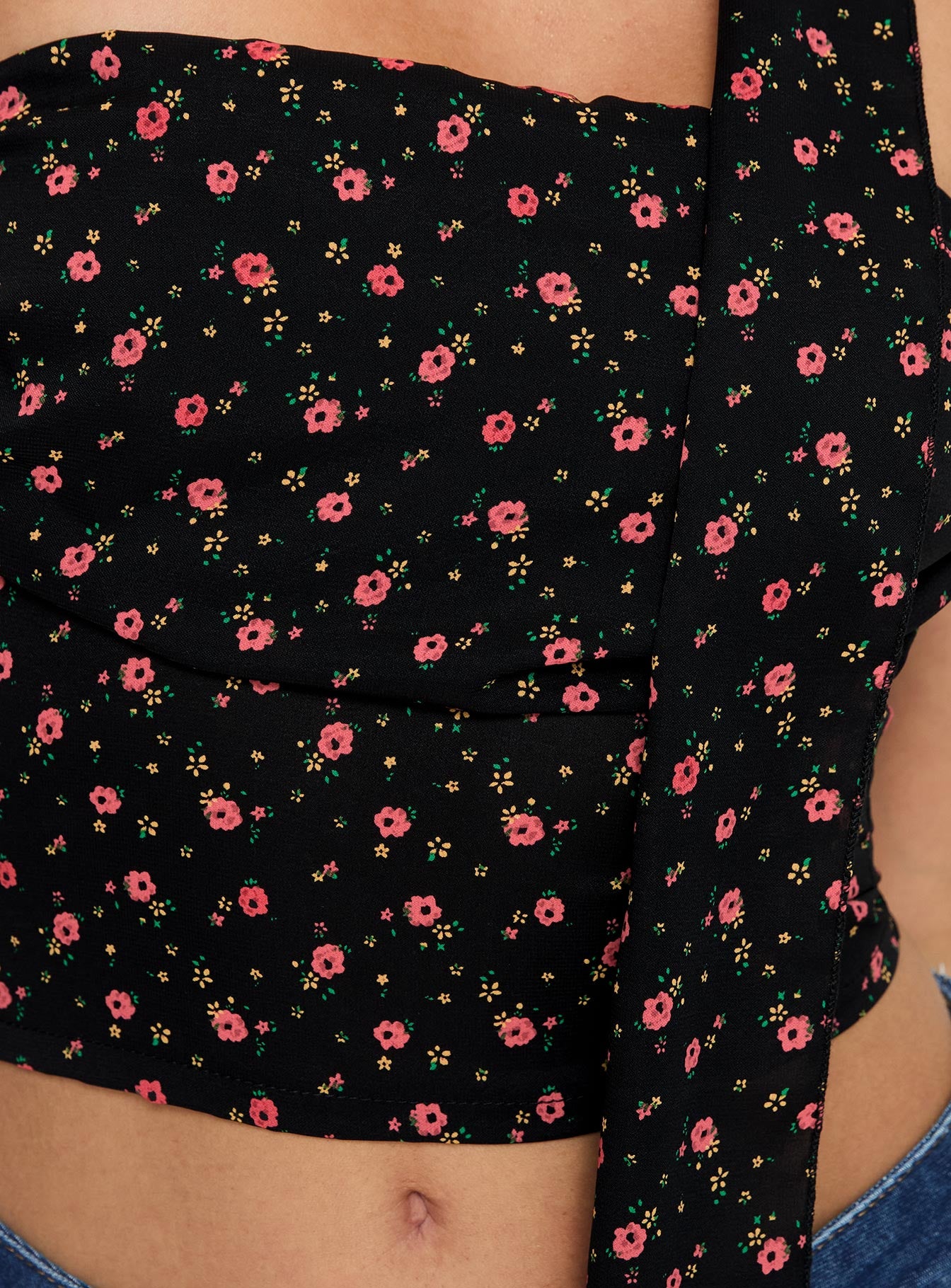 Jontie Two-piece Scarf Top Black Floral、mySite、solidvoid