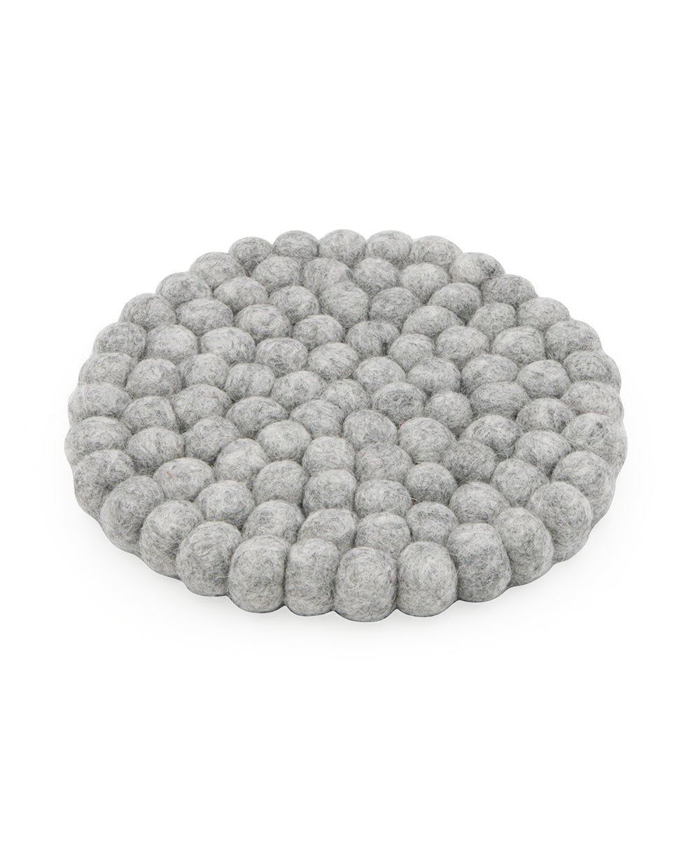 Cozy Gray Pom-Pom Trivet, Nepal、mySite、topwebapps