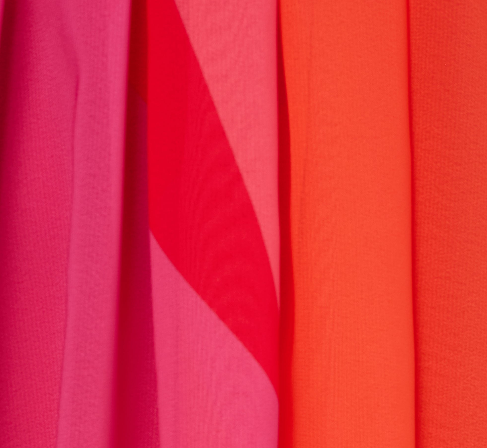 Color Block Chiffon Trapeze Dress With Chain Halter Neckline In Red Multi、mySite、solidvoid