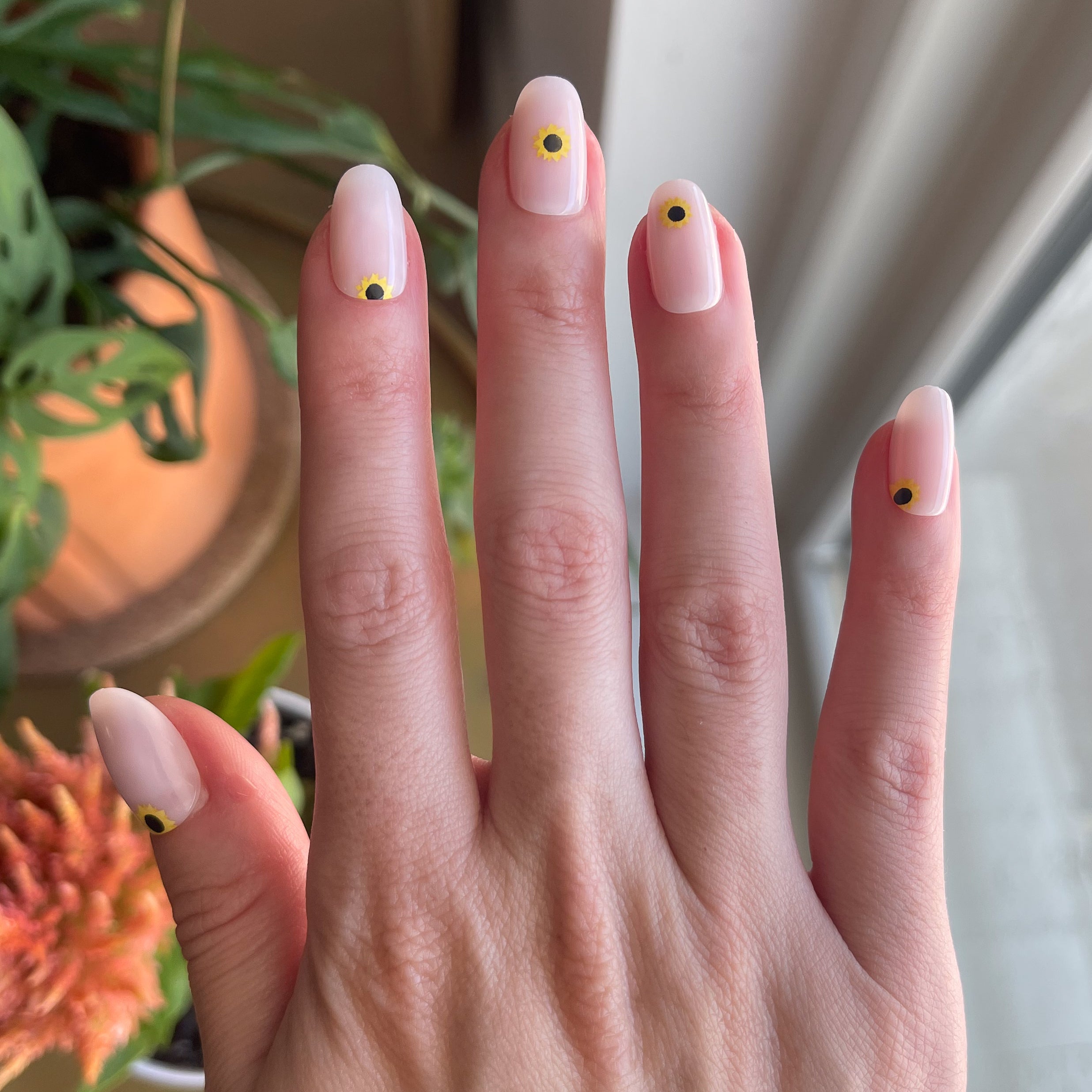 Scattered Sunflower - Press-On | Short | Round、mySite、solidvoid