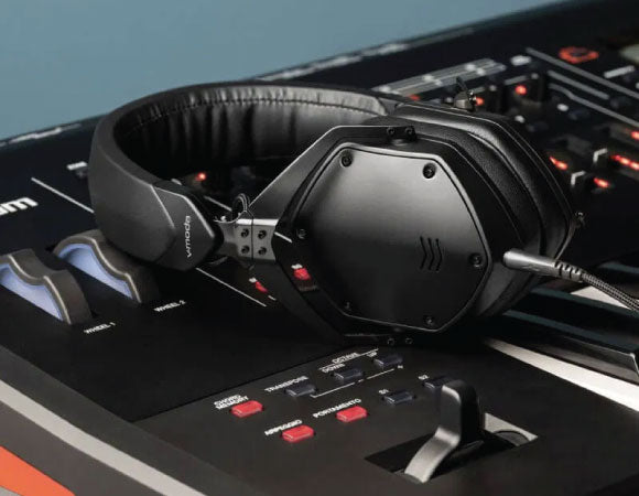 Headphone-Zone-V-Moda-Crossfade2-Wireless