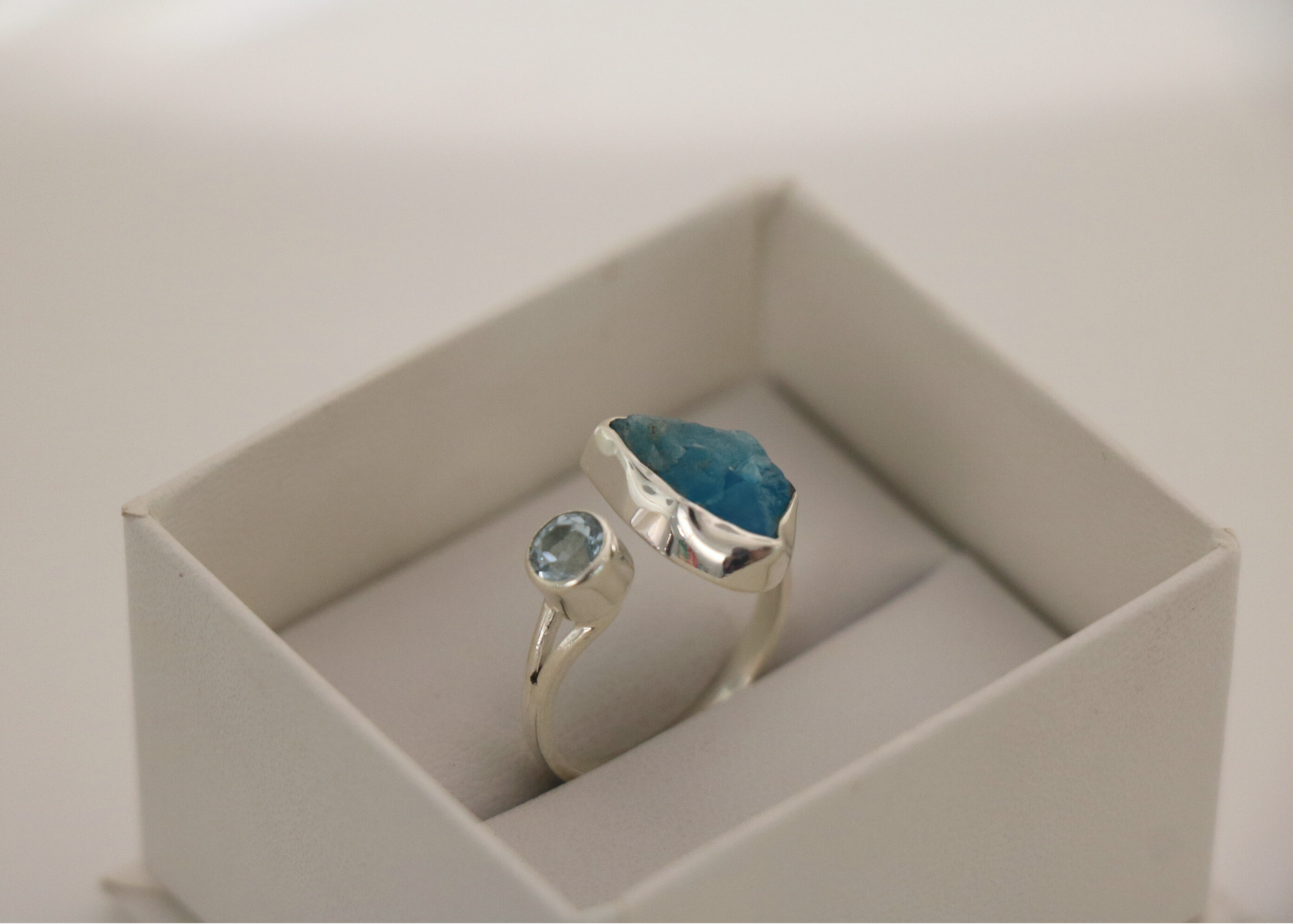 Raw Apatite and Faceted Aquamarine Ring (Sterling Silver)、mySite、topwebapps