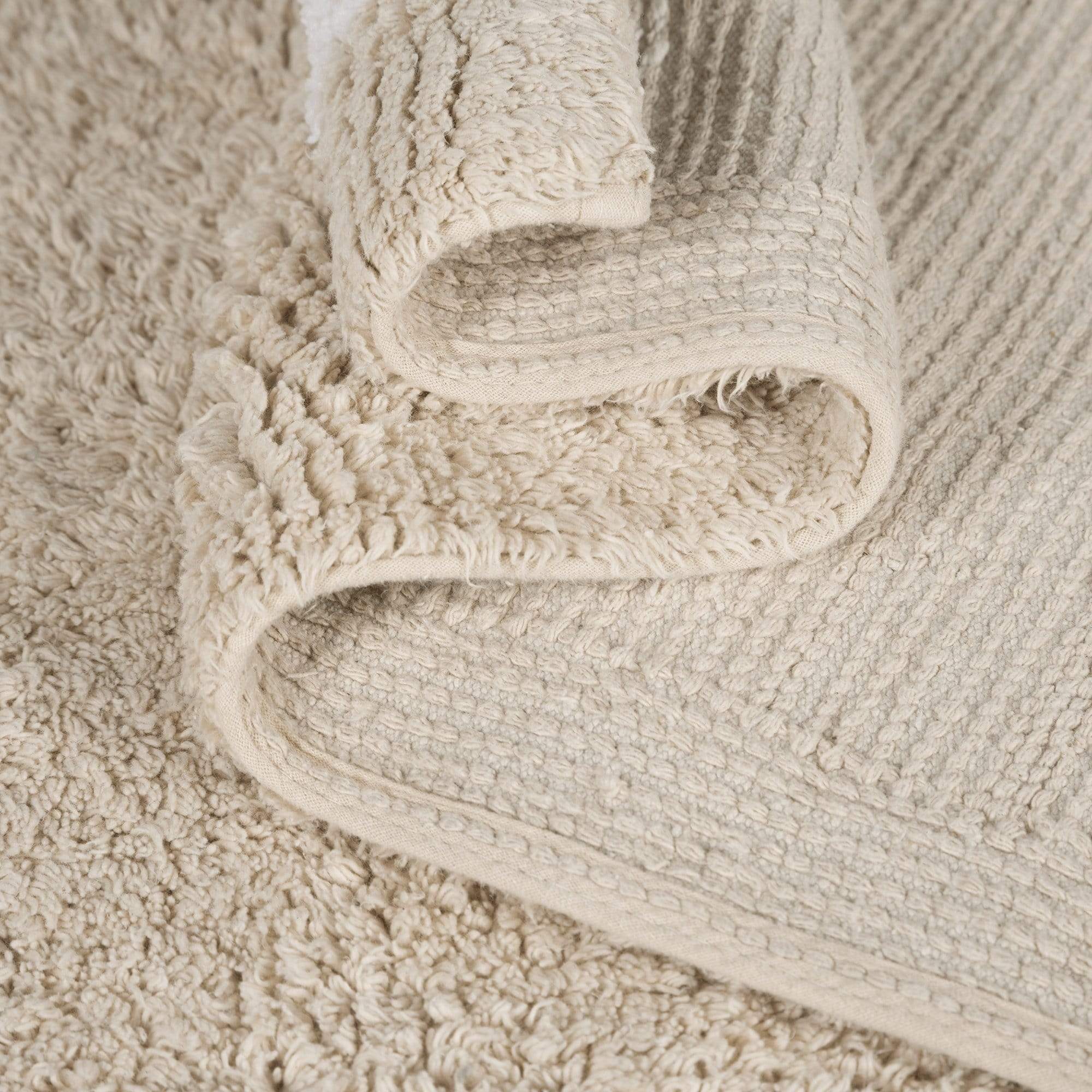 Polka Dots Beige White Machine Washable Area Rug、mySite、gigharbornorthrealestate