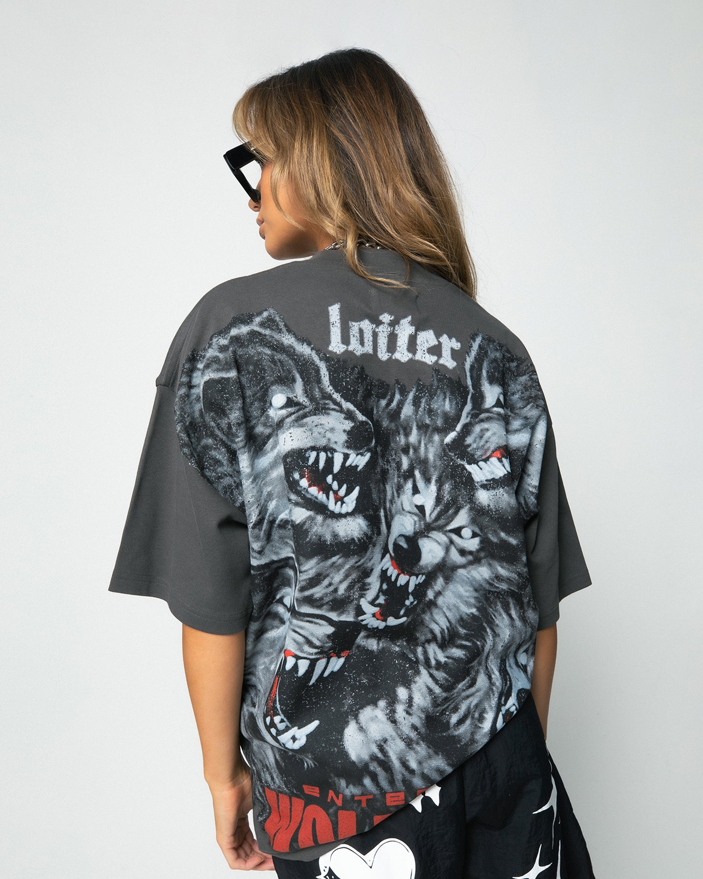 Loiter Wolf Pack Vintage T-Shirt Charcoal、mySite、zt4zffjzw
