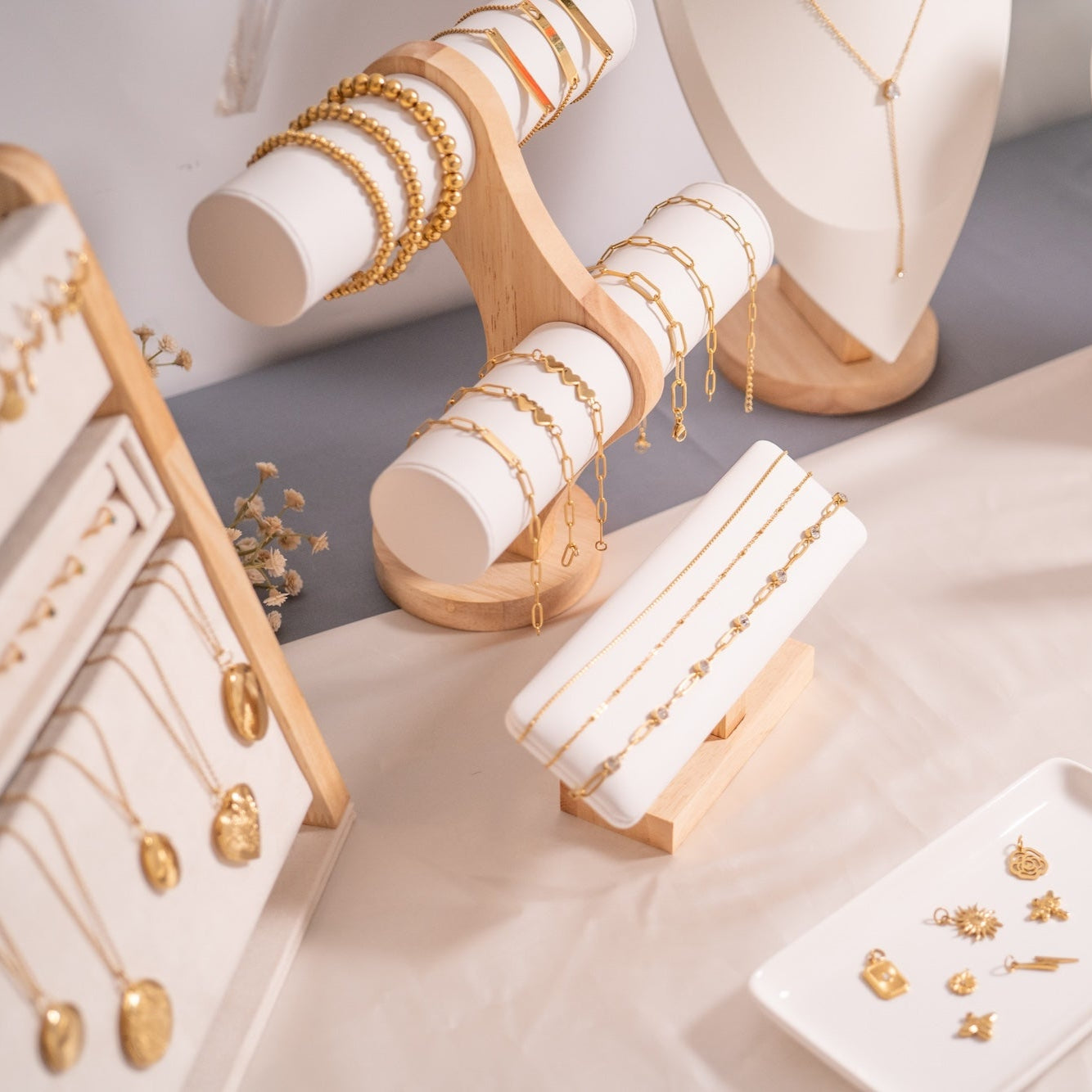 18K Gold PVD Coated Stainless Steel Metal Beaded Stretch Bracelet / SBB0342、mySite、dreamappss