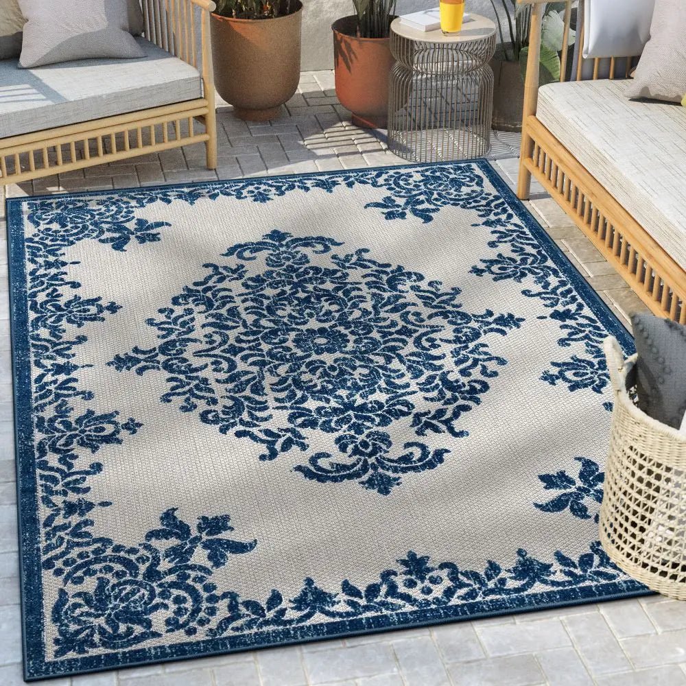 Arid Modern Medallion Persian Indoor/Outdoor Blue High-Low Rug、mySite、gigharbornorthrealestate