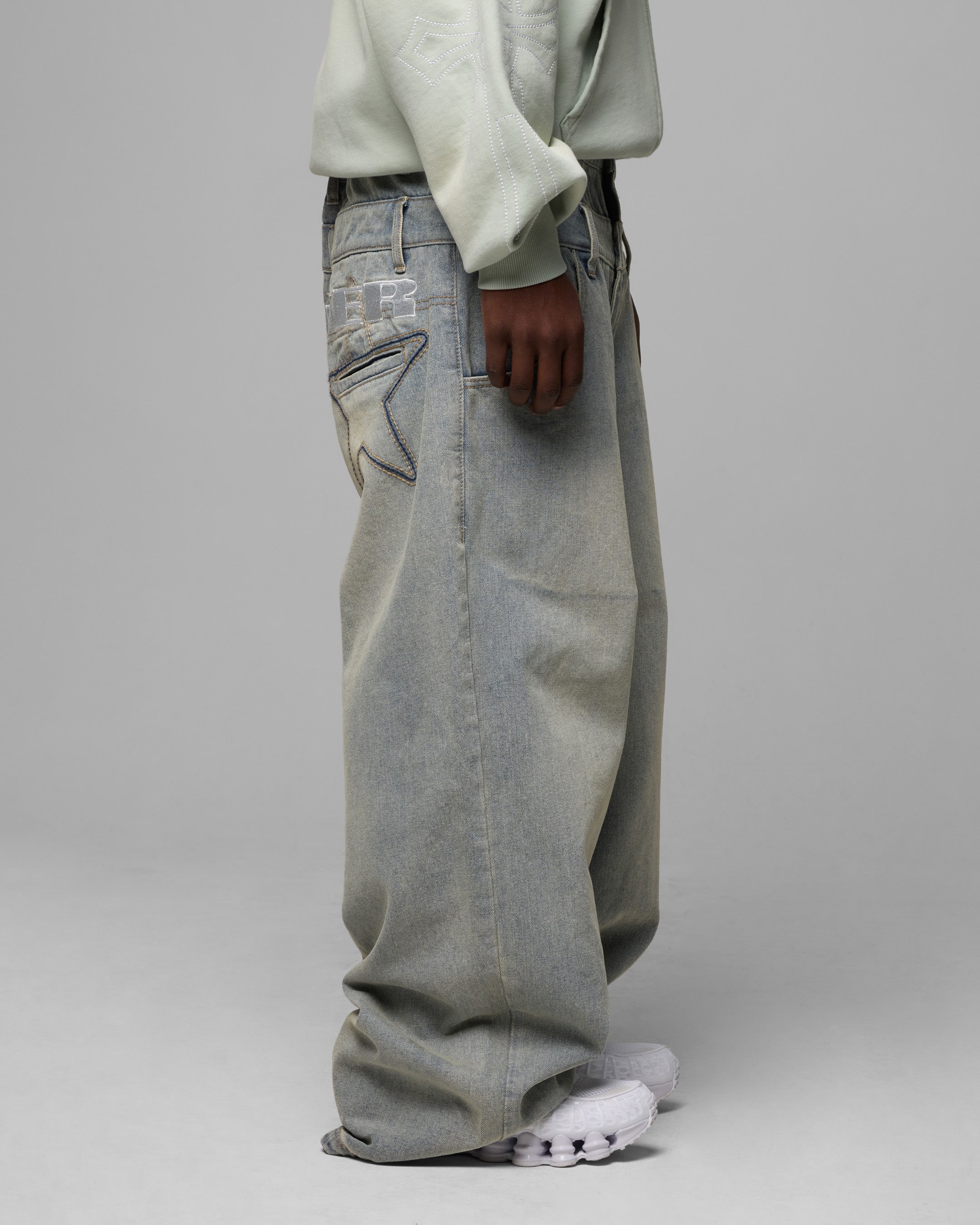 {product_title} - {shop_name}