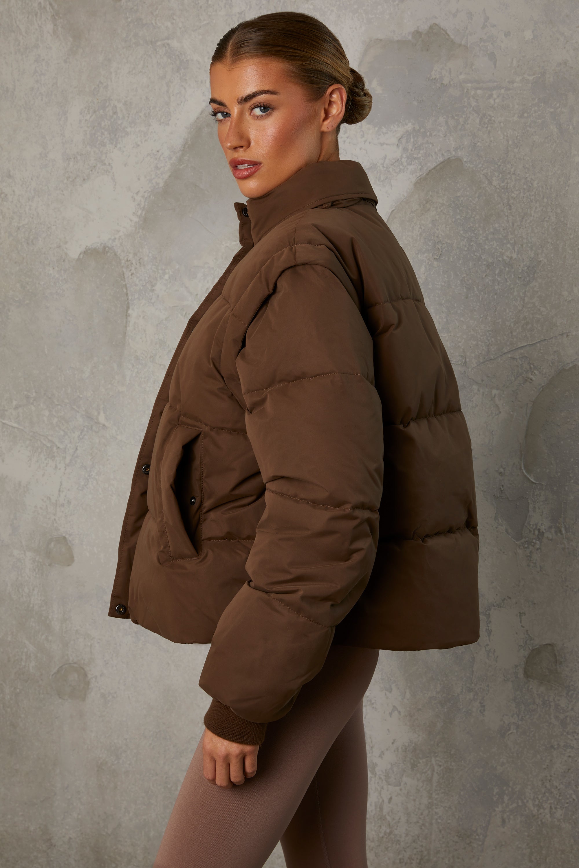 Cropped Puffer Jacket with Detachable Sleeves in Cocoa Brown、mySite、solidvoid