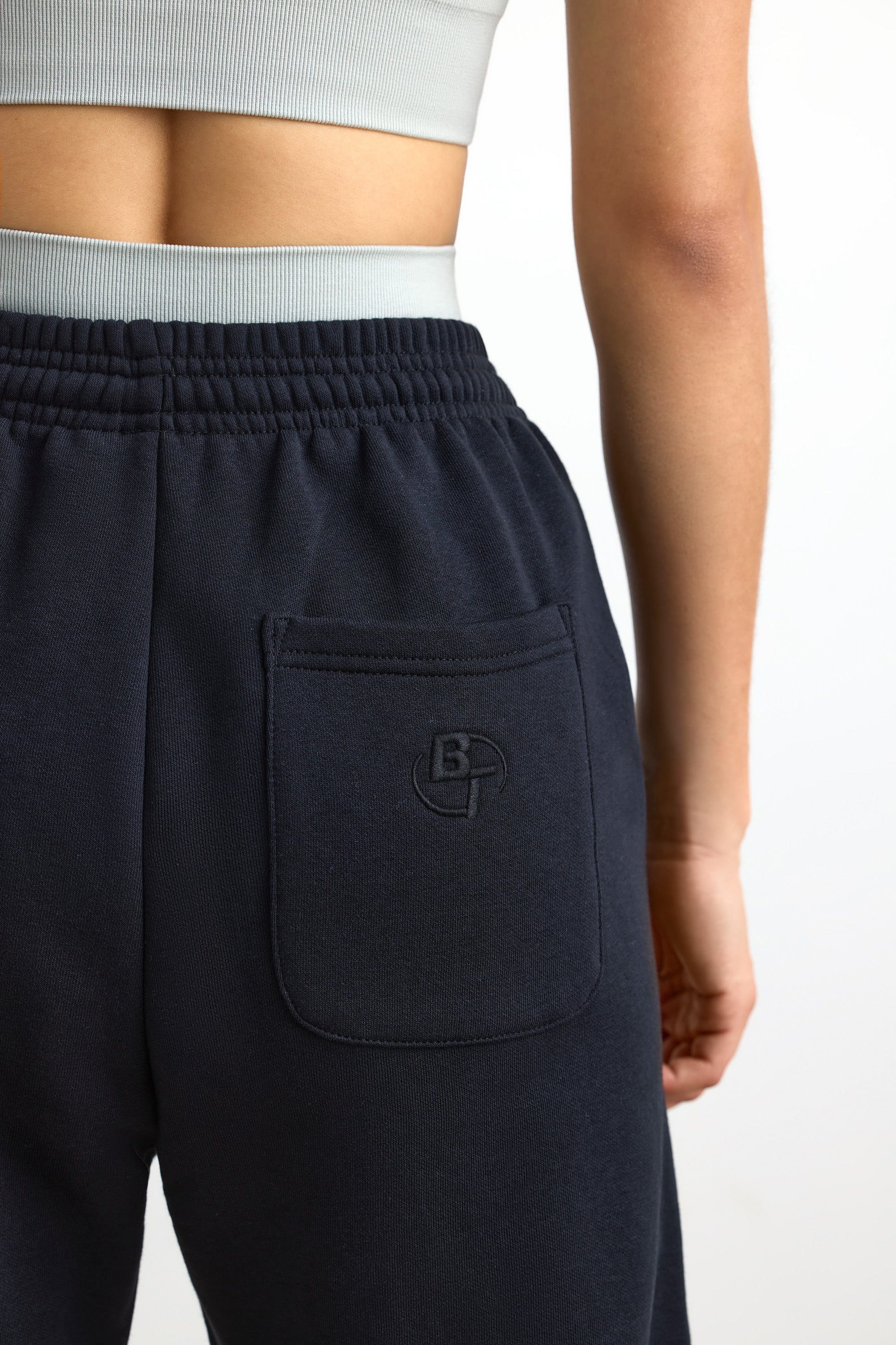 Mid-Rise Joggers in Black、mySite、solidvoid