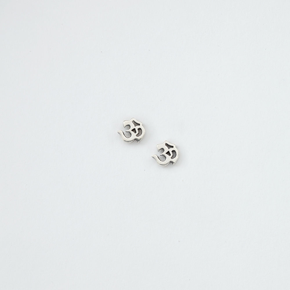 Tiny Silver Om Studs、mySite、topwebapps