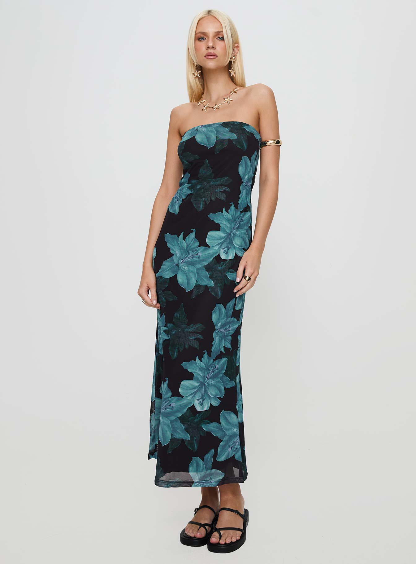 Celik Maxi Dress Black / Blue Floral、mySite、solidvoid