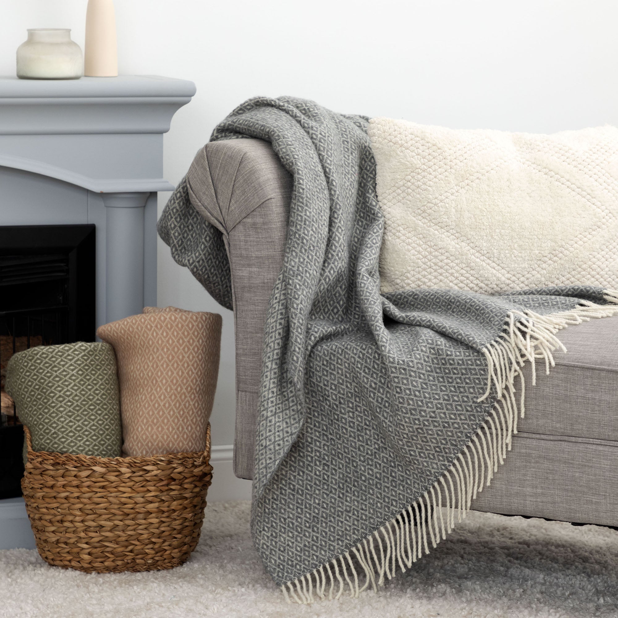 Ukrainian 100% Wool Fringed Throw Blanket、mySite、camillekostekn