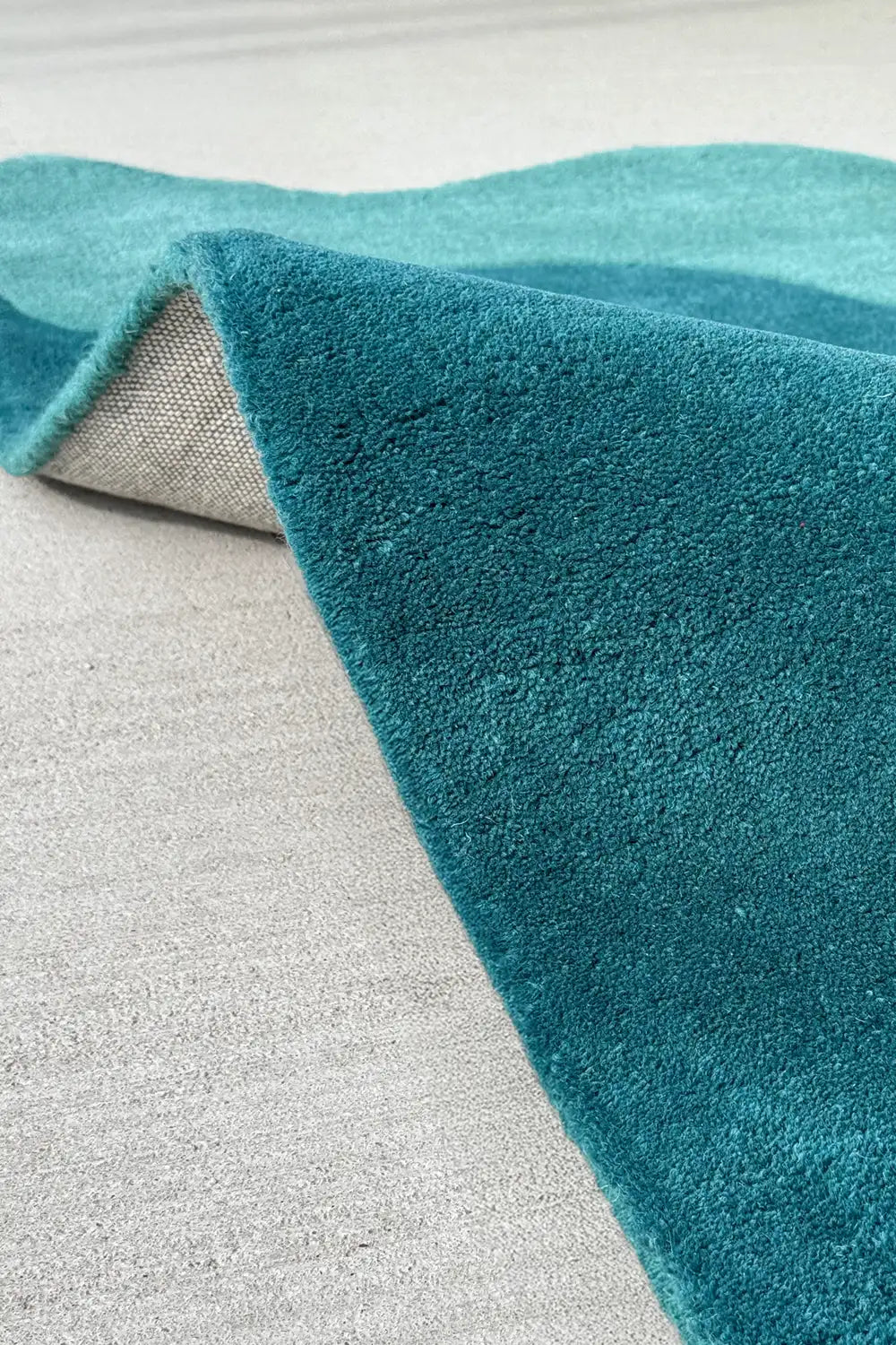 Scallop Corner Hand Tufted Wool Rug、mySite、gigharbornorthrealestate