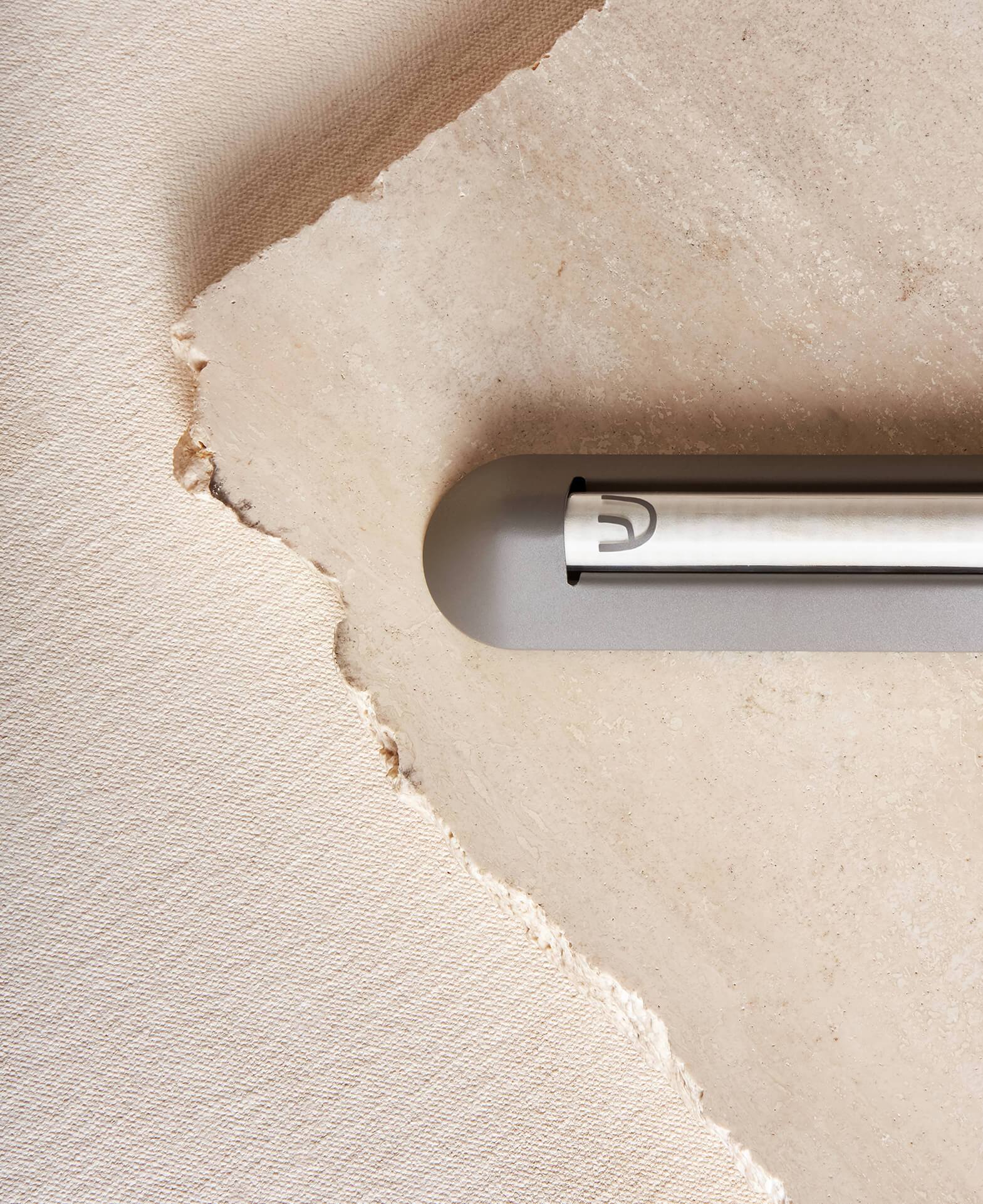 Shelter Mezuzah by Via Maris - Noir、mySite、topwebapps