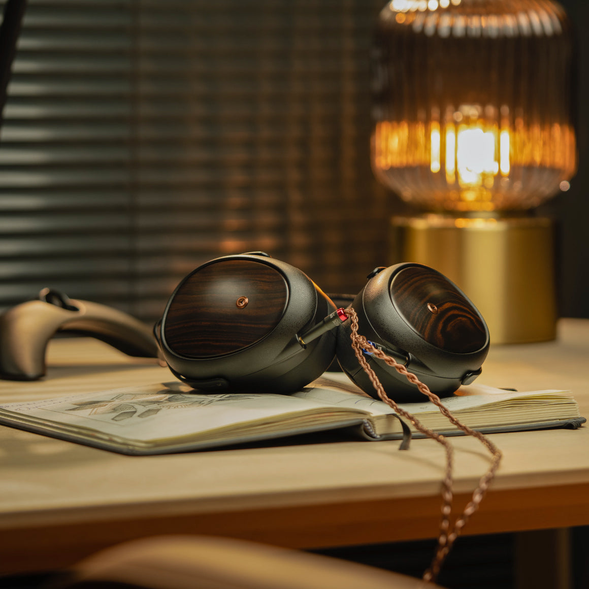  Meze - LIRIC II、mySite、merchandisen