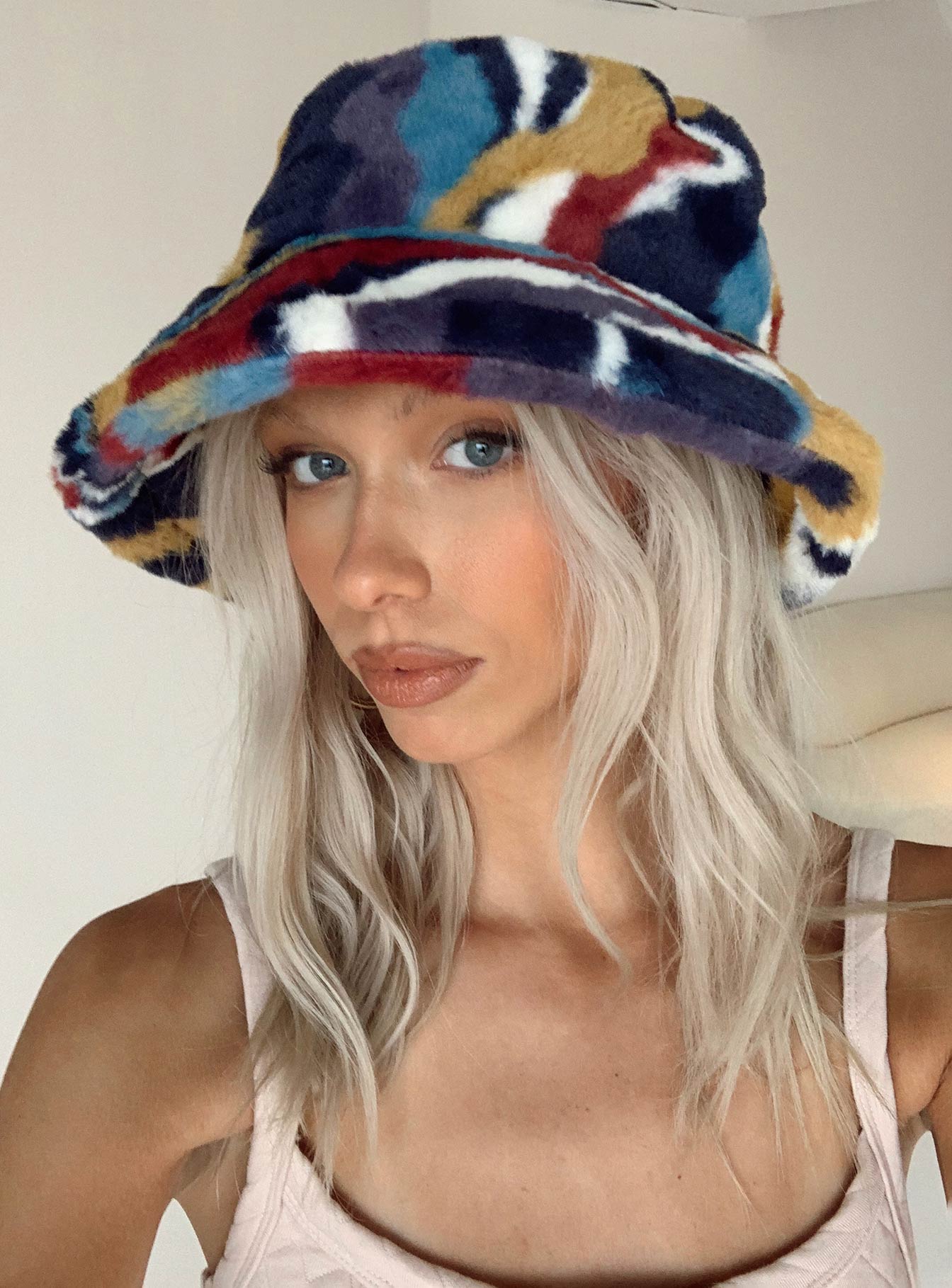 Totem Bucket Hat、mySite、solidvoid