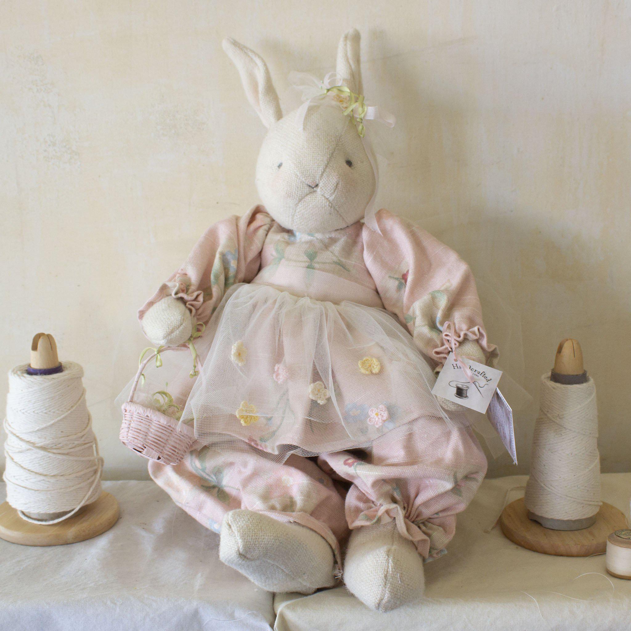 RETIRED - Hutch Studio - Bunny Bushel - One Of A Kind Bunny、mySite、g9winljtr
