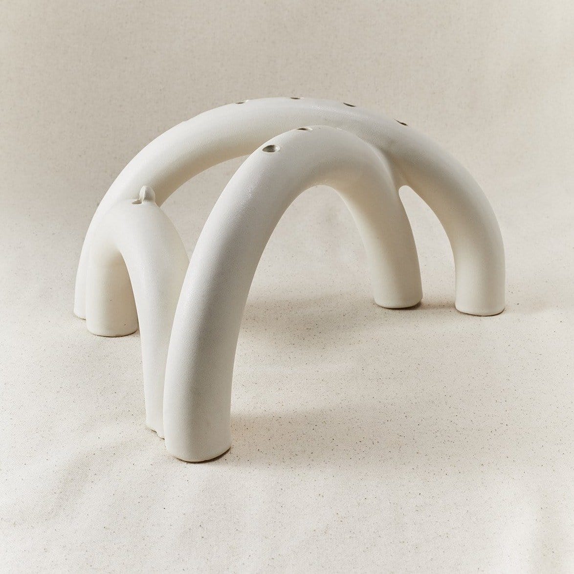 Shana Menorah by Style Union Home - Blanc or Noir Blanc、mySite、topwebapps