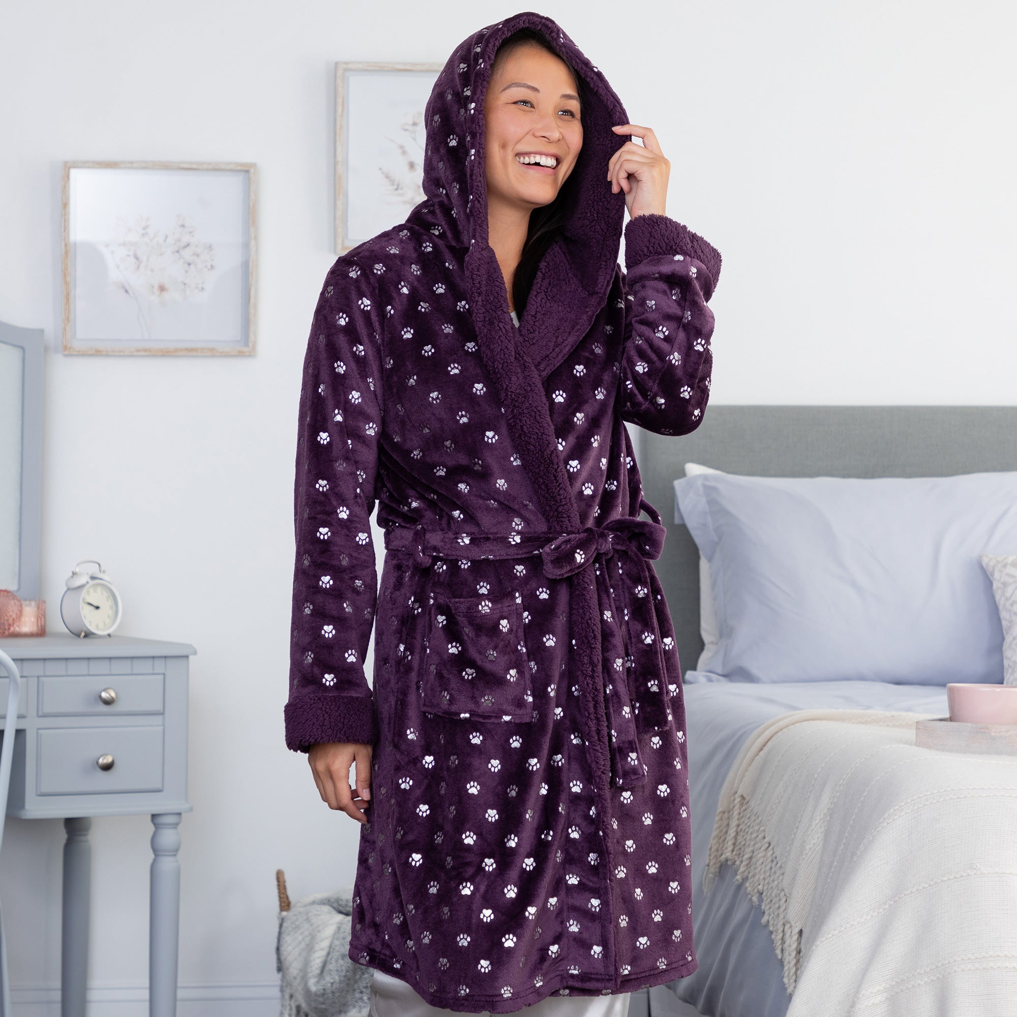 Regal Silver Paws Hooded Robe、mySite、camillekostekn