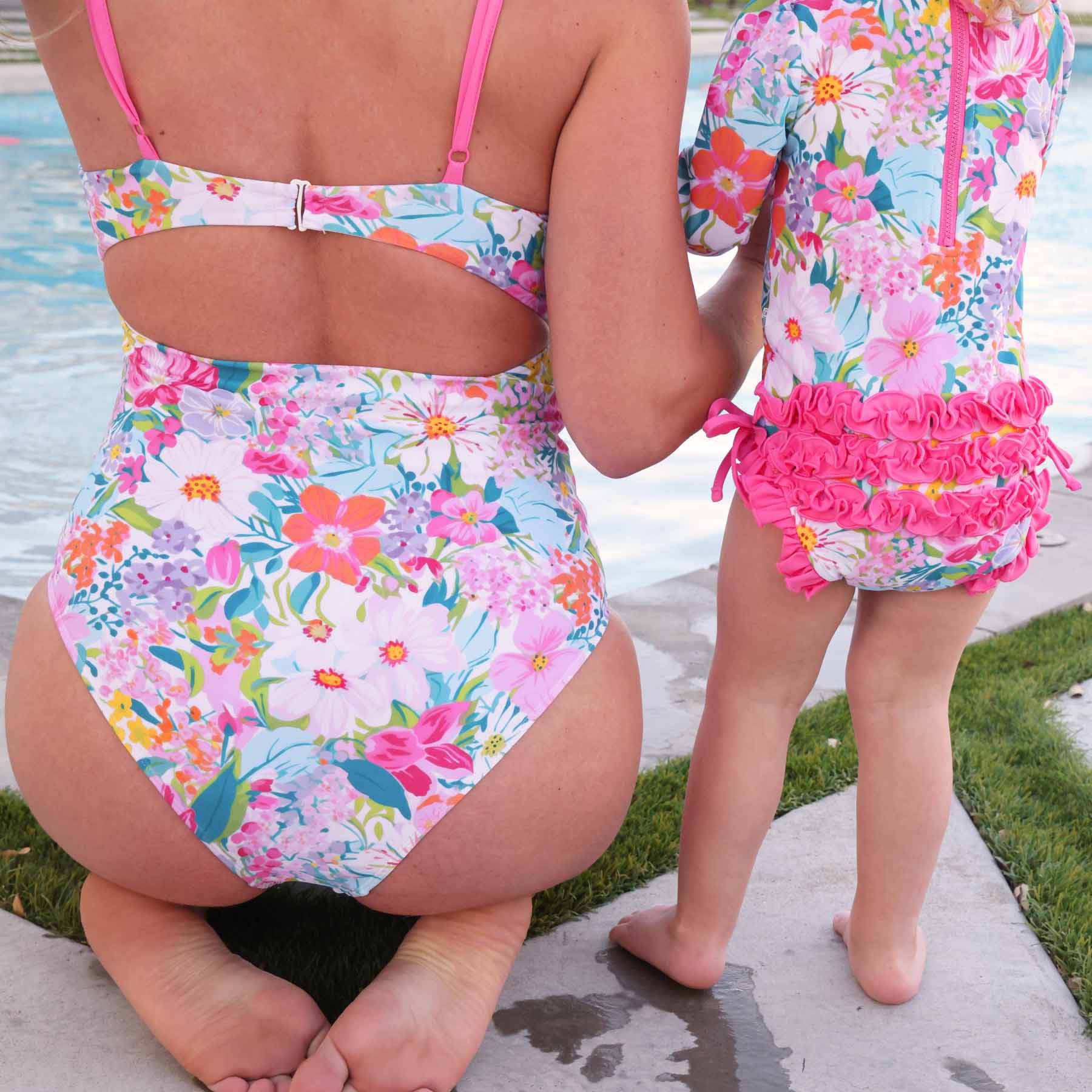  Women's Ruched Cutout One-Piece Swimsuit | Seaside Blooms、mySite、layawaytickets