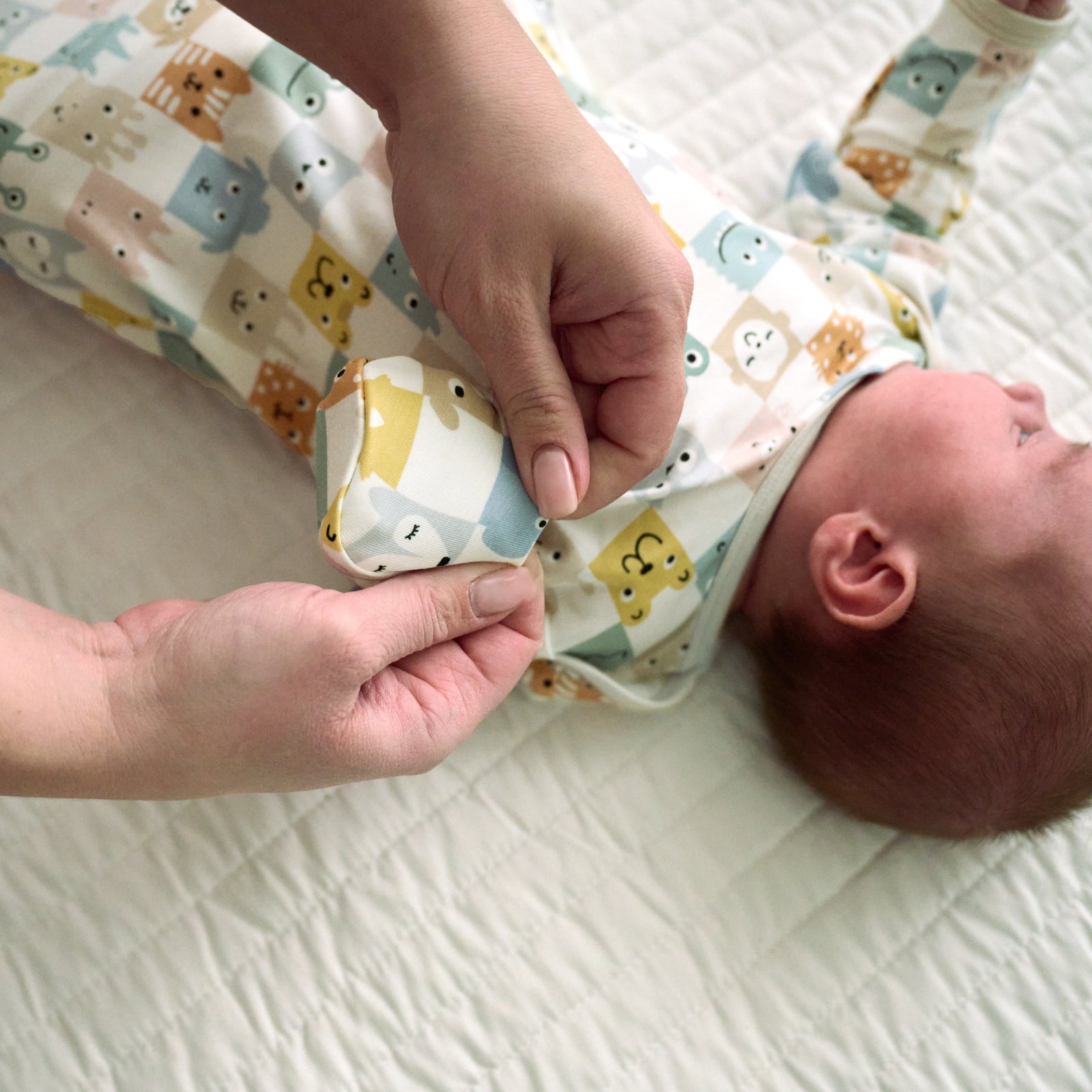 Check Mates Infant Gown、mySite、g9winljtr