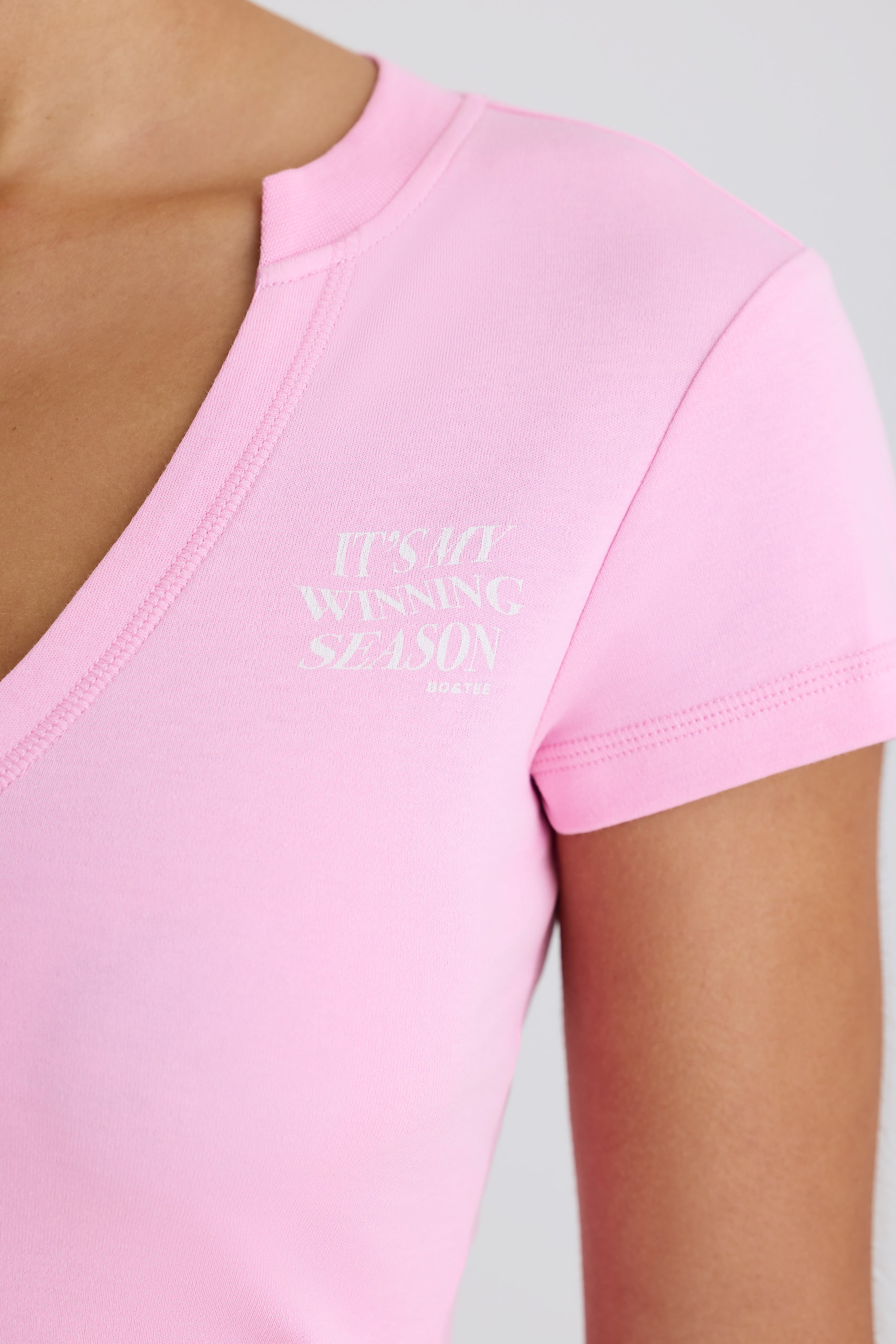 Graphic-Print Cropped T-Shirt in Bubblegum Pink、mySite、solidvoid