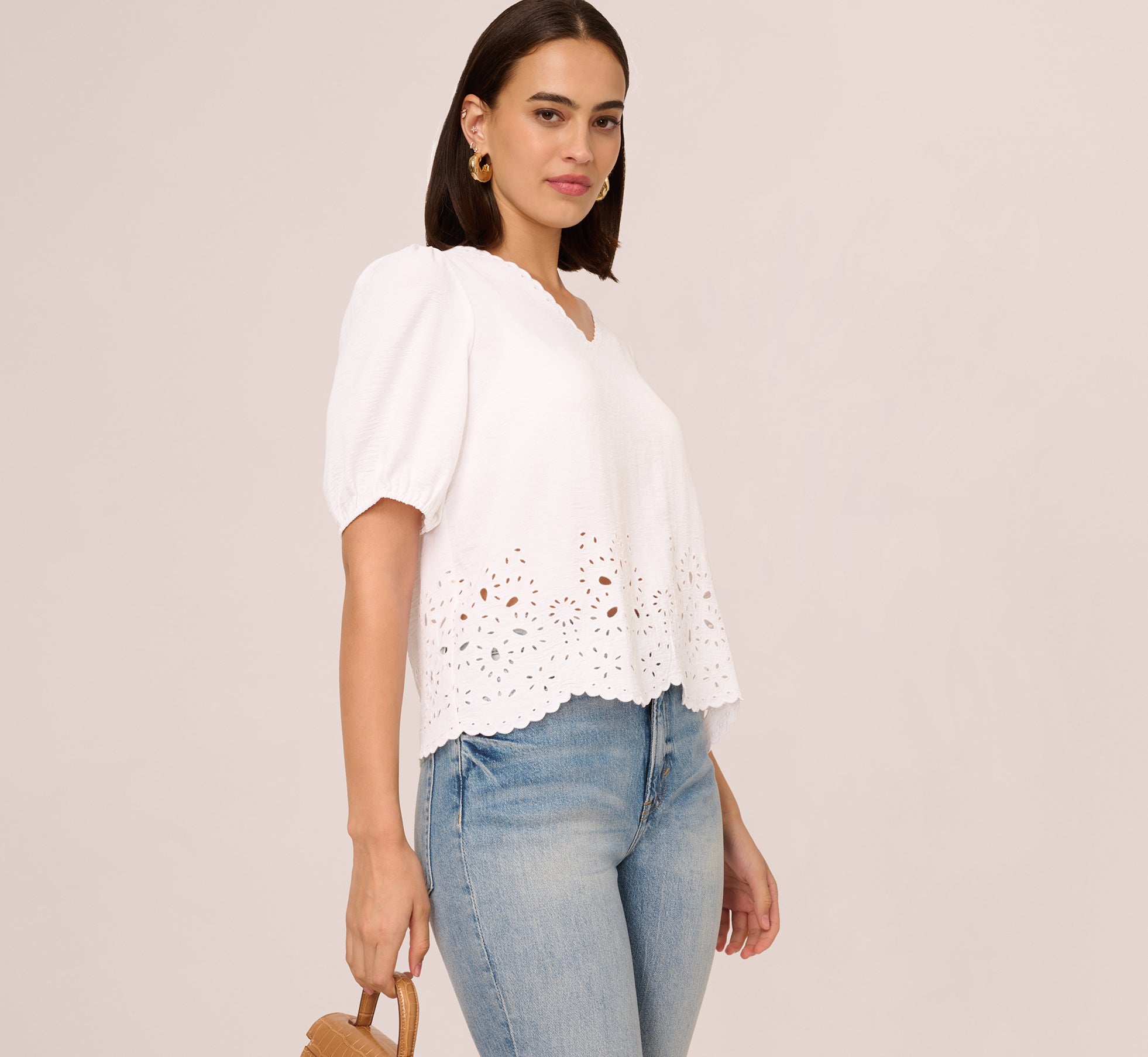 Short Sleeve Scalloped Eyelet Top In White、mySite、solidvoid
