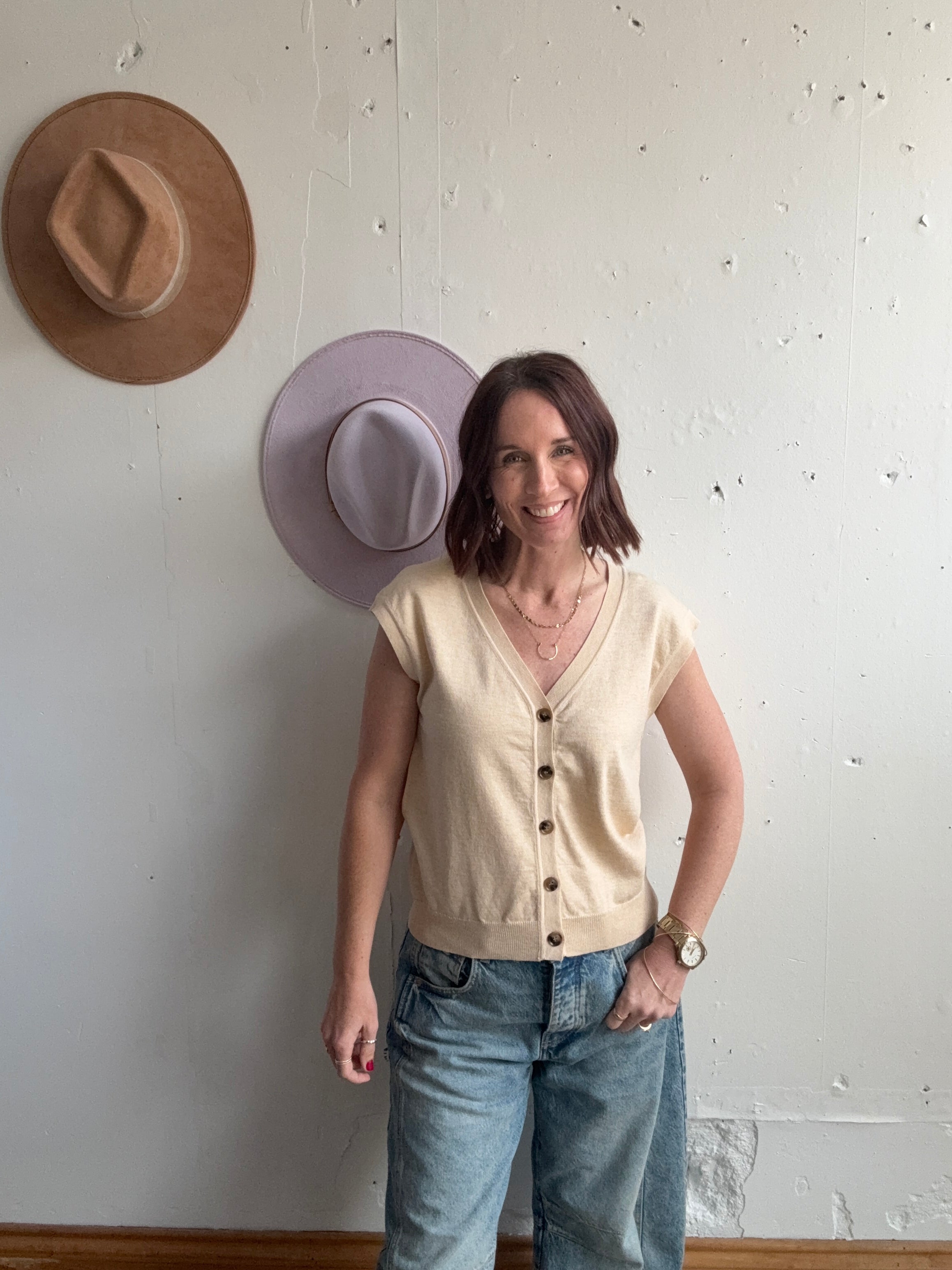 Sierra’s V-Neck Button Down、mySite、garagedoors4me