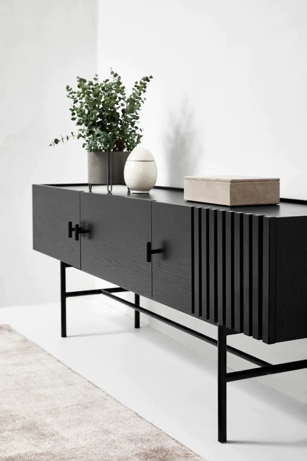 Modern Wall-Mounted Sideboard | WOUD Array、mySite、neckold
