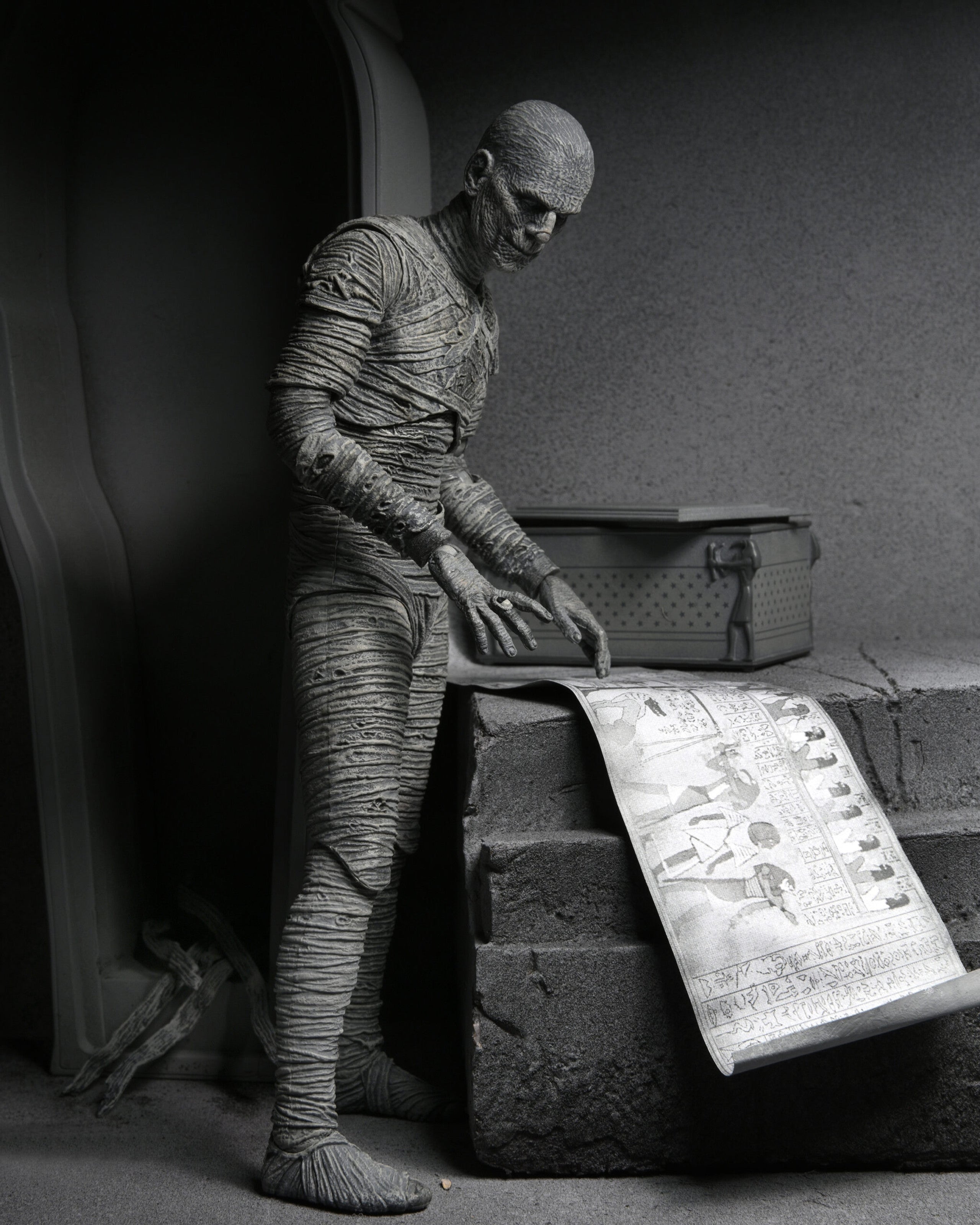 NECA Universal Monsters Ultimate Mummy (Black & White)、mySite、hgirdovlk