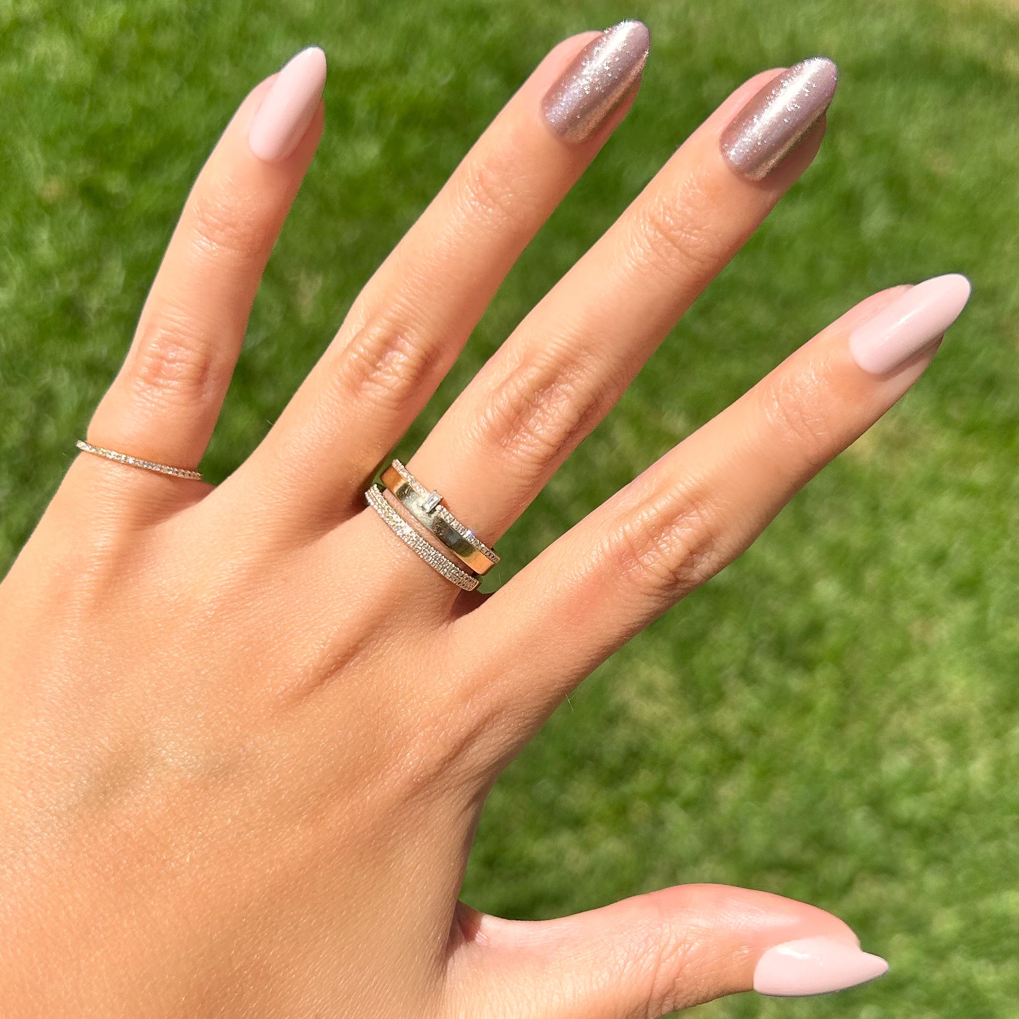 CDJ + Sundance Shimmer Accent Nail - Press-On | Medium | Almond、mySite、solidvoid