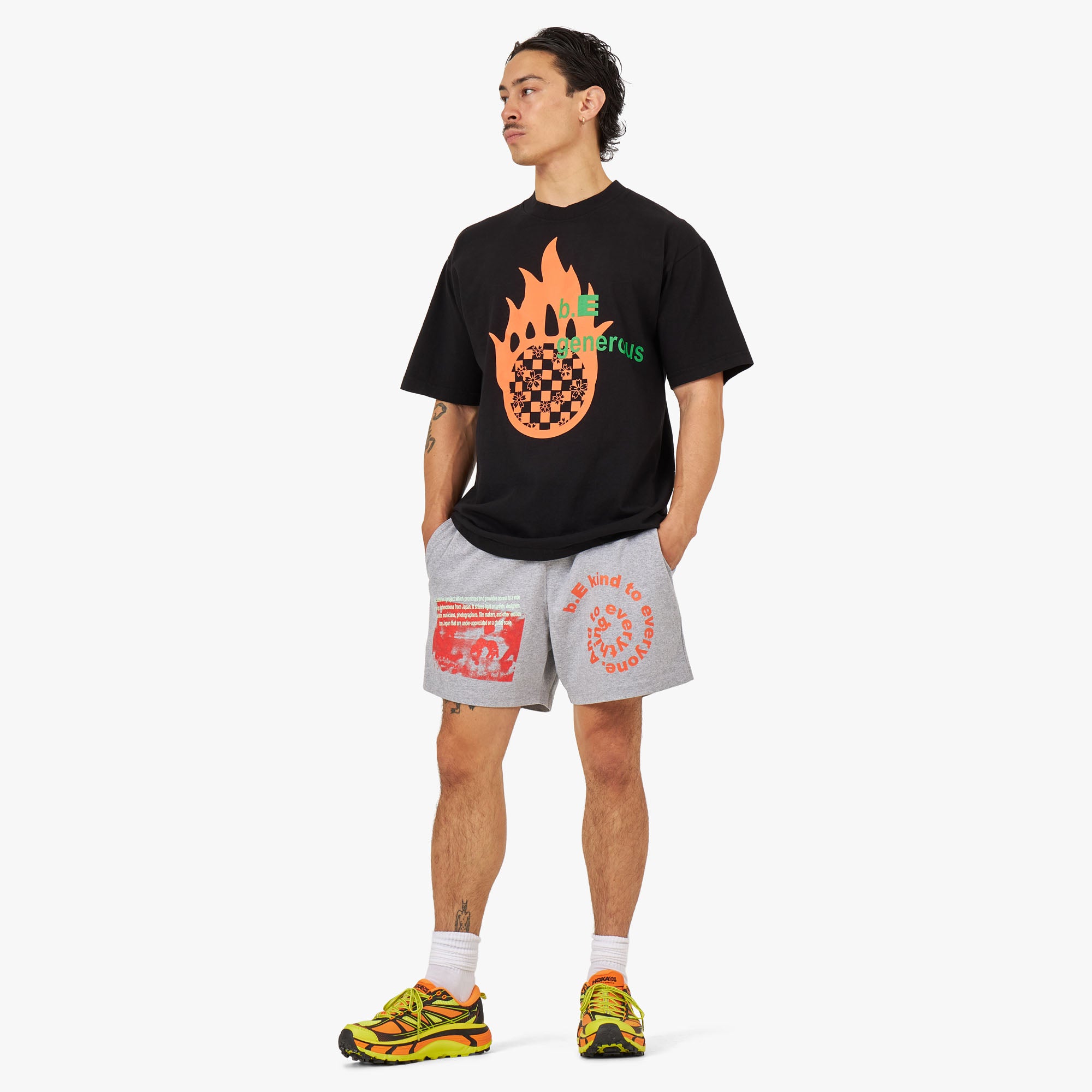  b.Eautiful b.E Generous T-shirt / Black、mySite、merchandisen