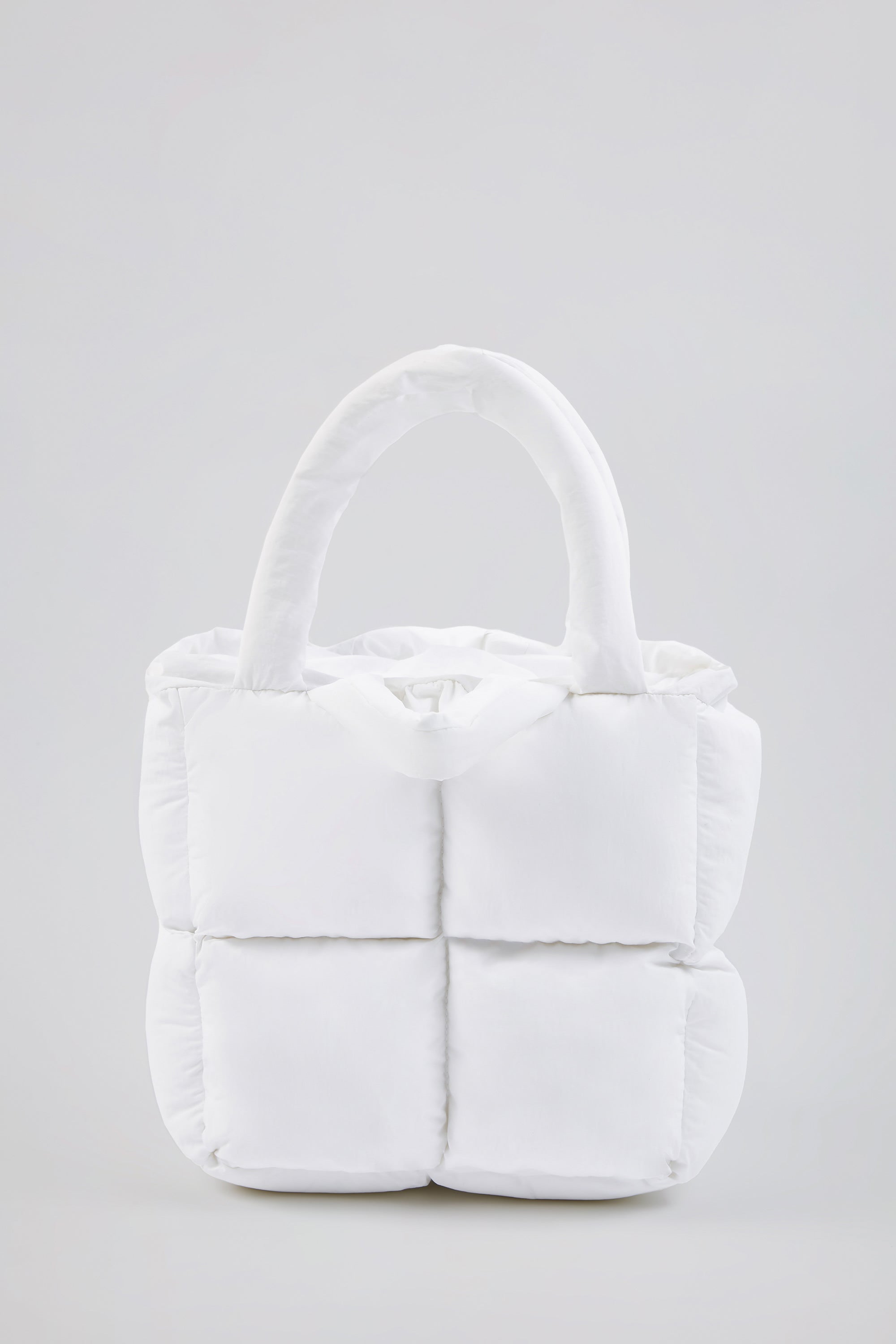Quilted Puffer Bag in White、mySite、solidvoid