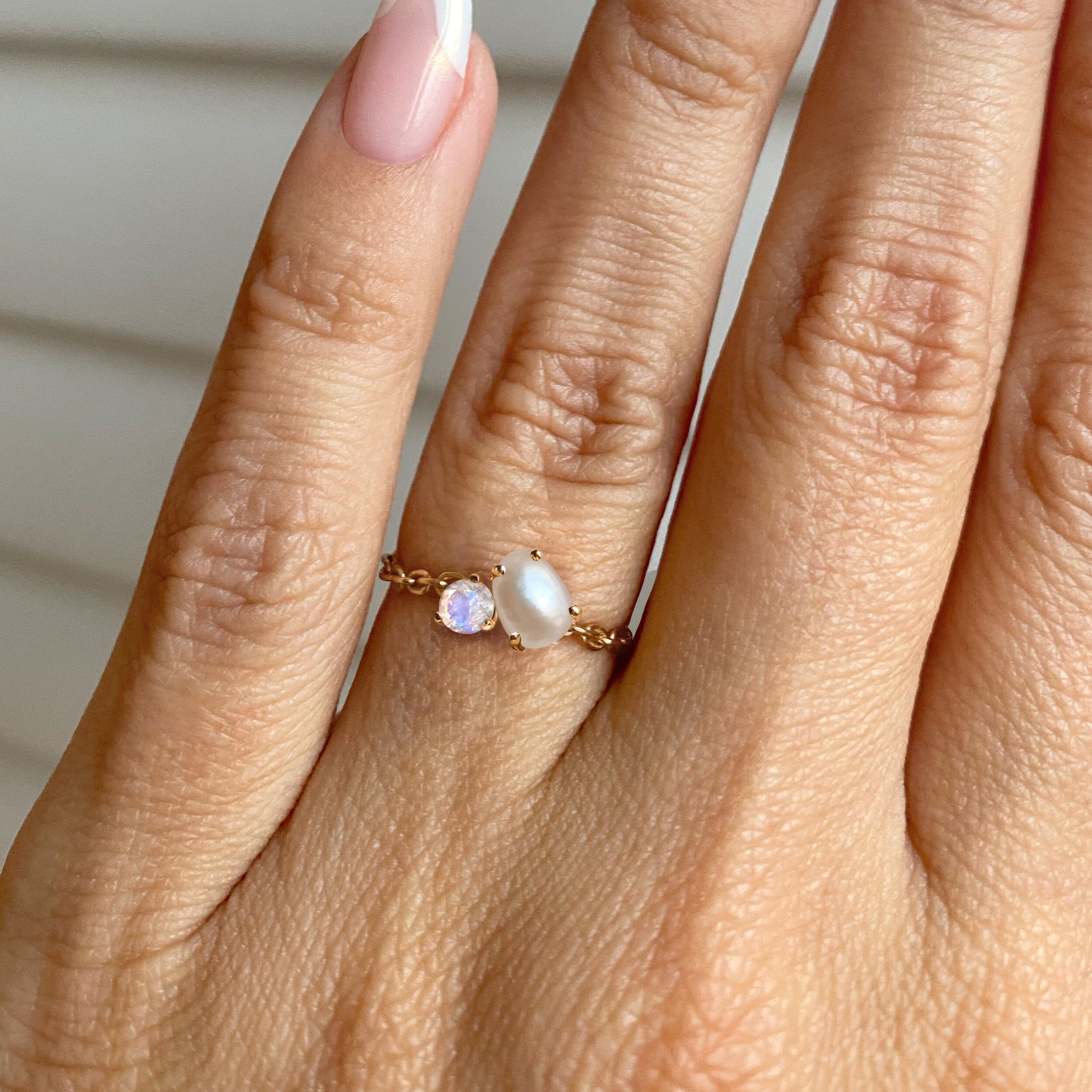 Pearl Moonstone Adjustable Chain Ring - Nura、mySite、hinf8tx79
