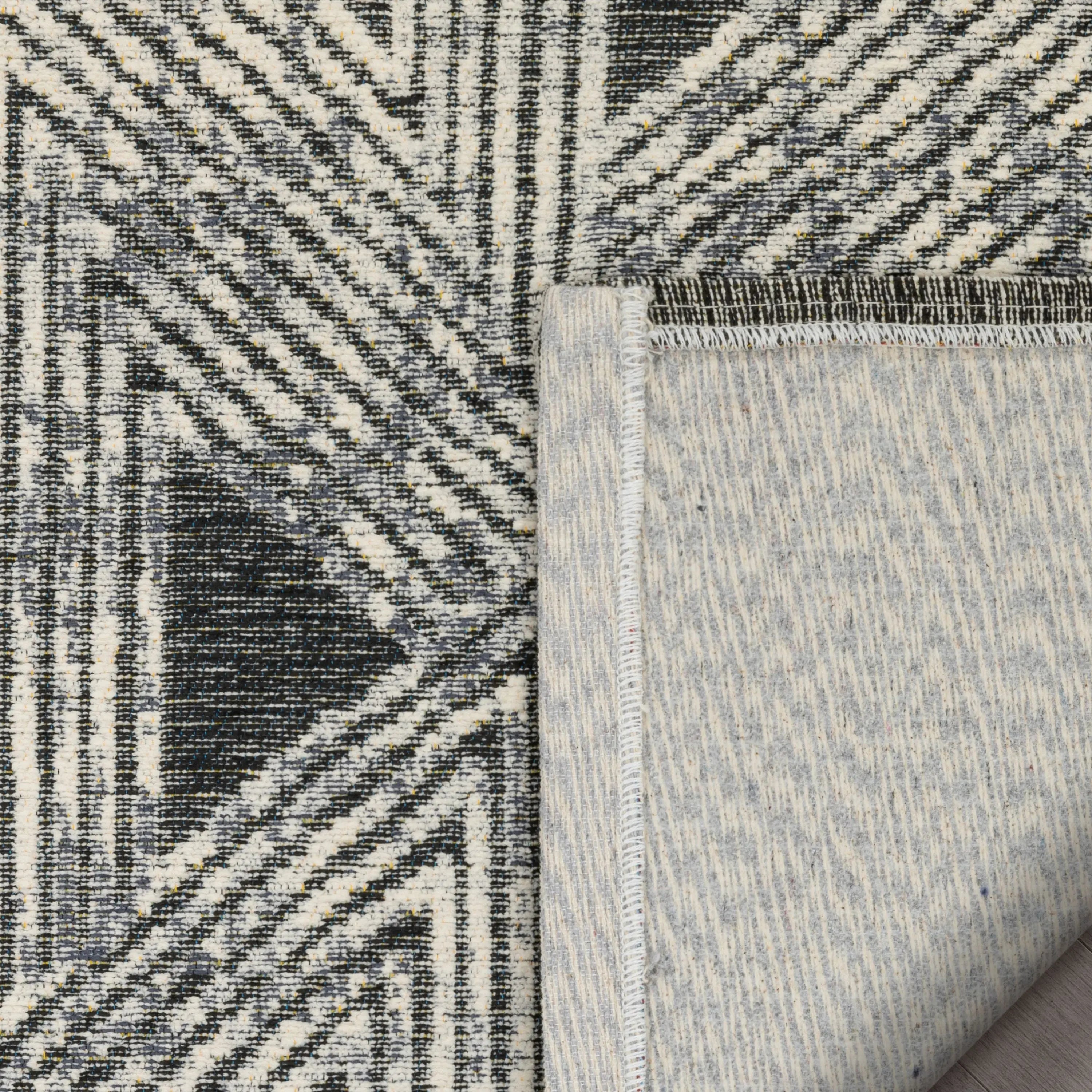 Veria Mid-Century Modern Geometric Grey 5'3 x 7'3 Kilim-Style Rug、mySite、gigharbornorthrealestate