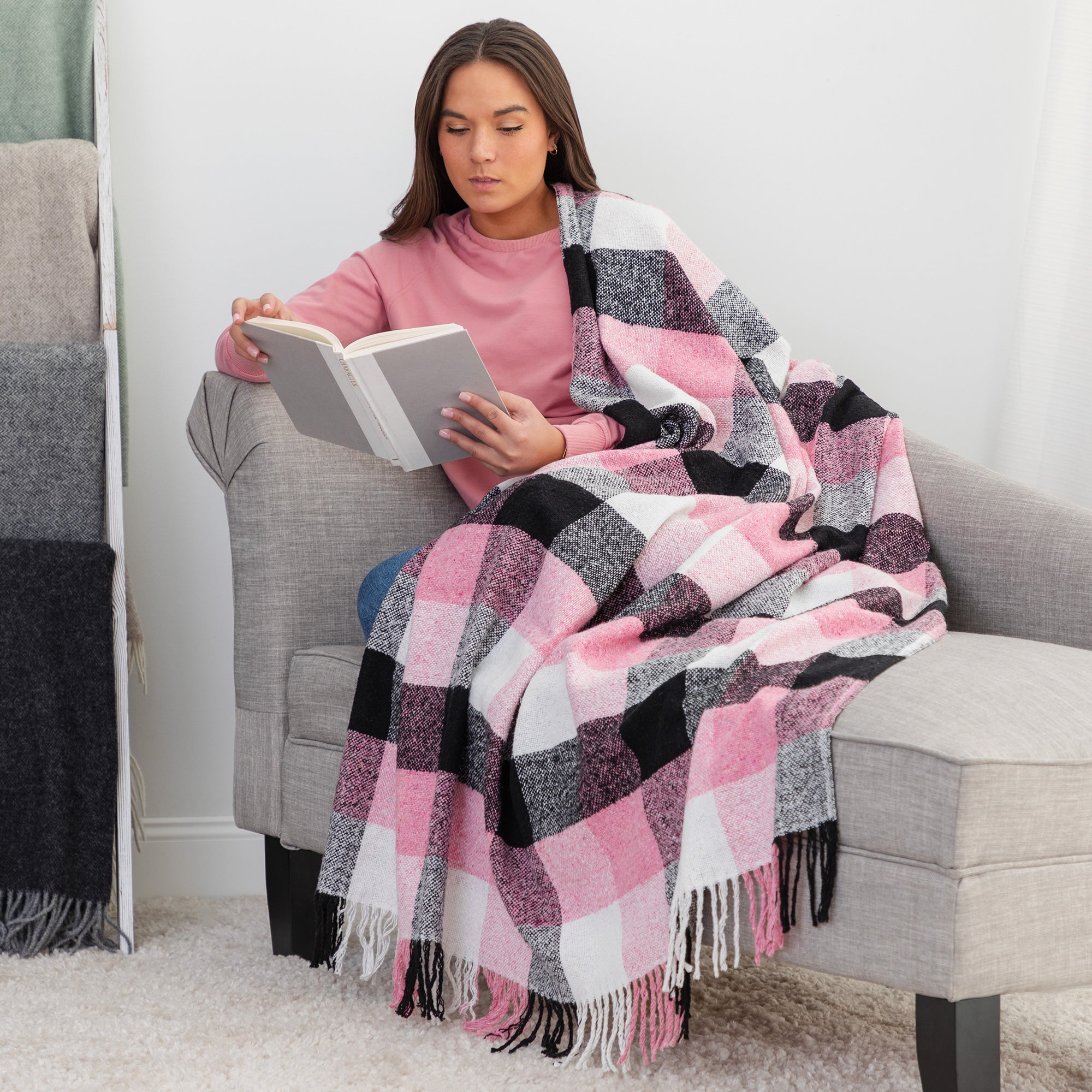 Ukrainian Wool-Blend Fringed Throw Blanket、mySite、camillekostekn