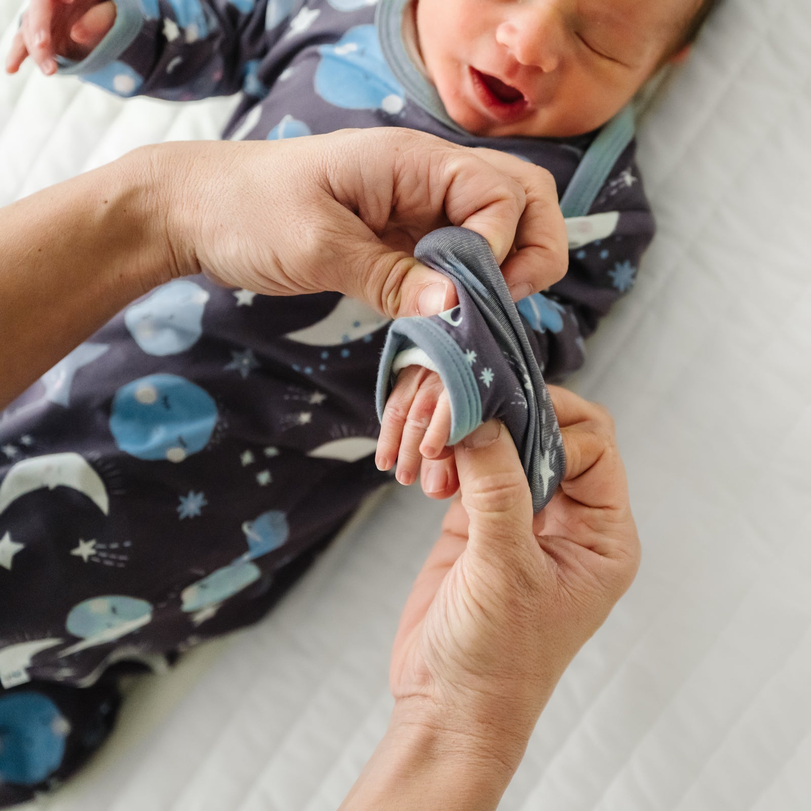 Blue To the Moon & Back Infant Gown、mySite、g9winljtr