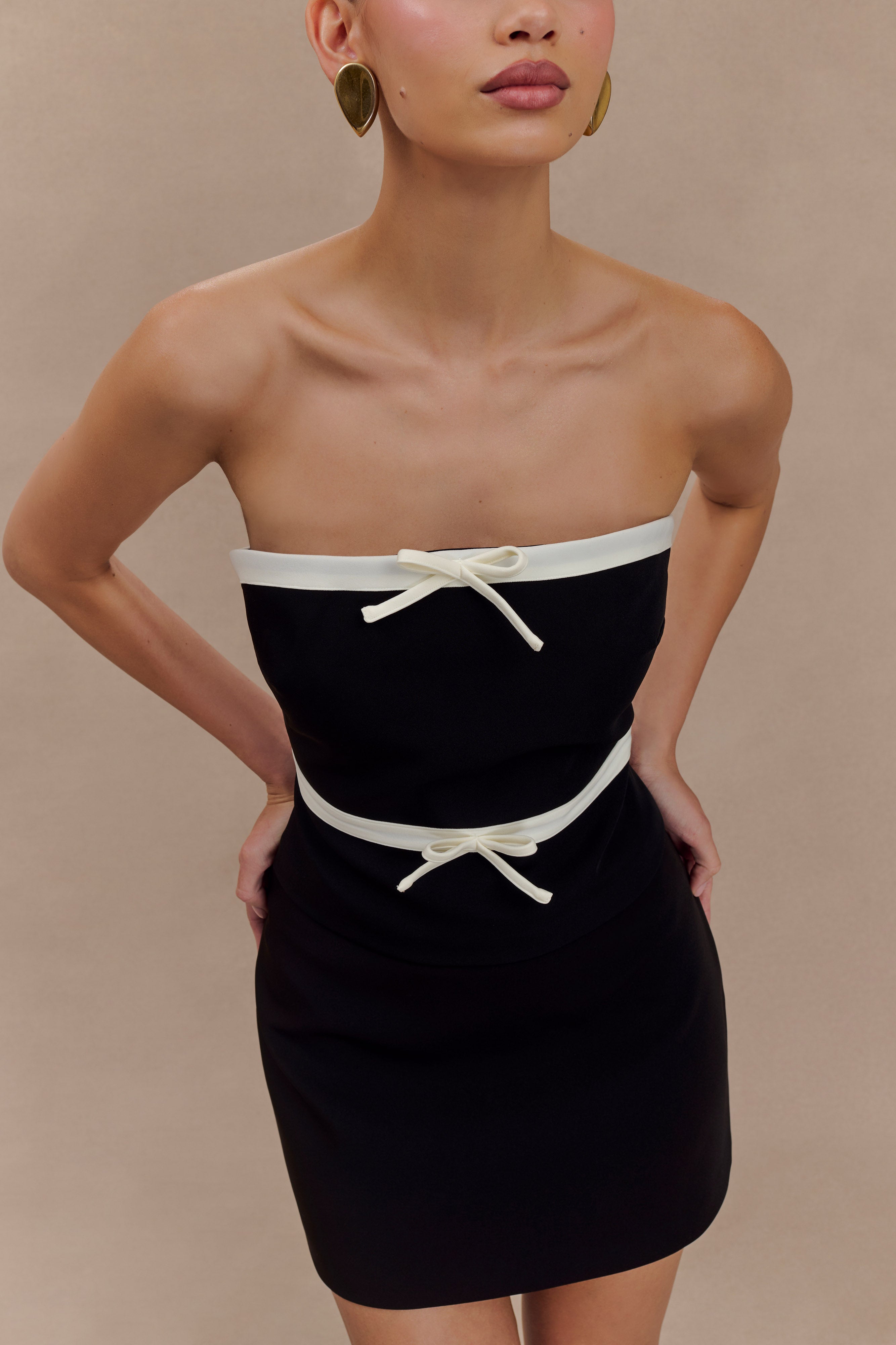 Aisha Strapless Suiting Top With Contrast Bows - Black & White、mySite、solidvoid