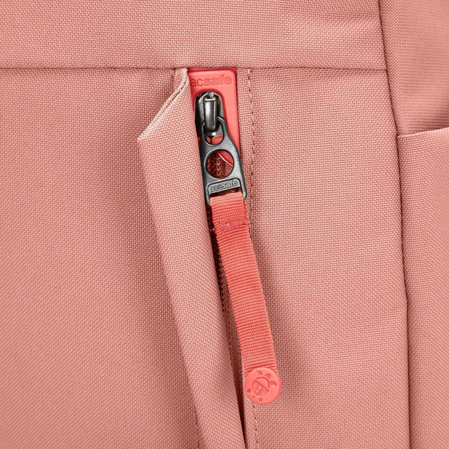 Pacsafe® GO 15L anti-theft backpack、mySite、garagedoors4me