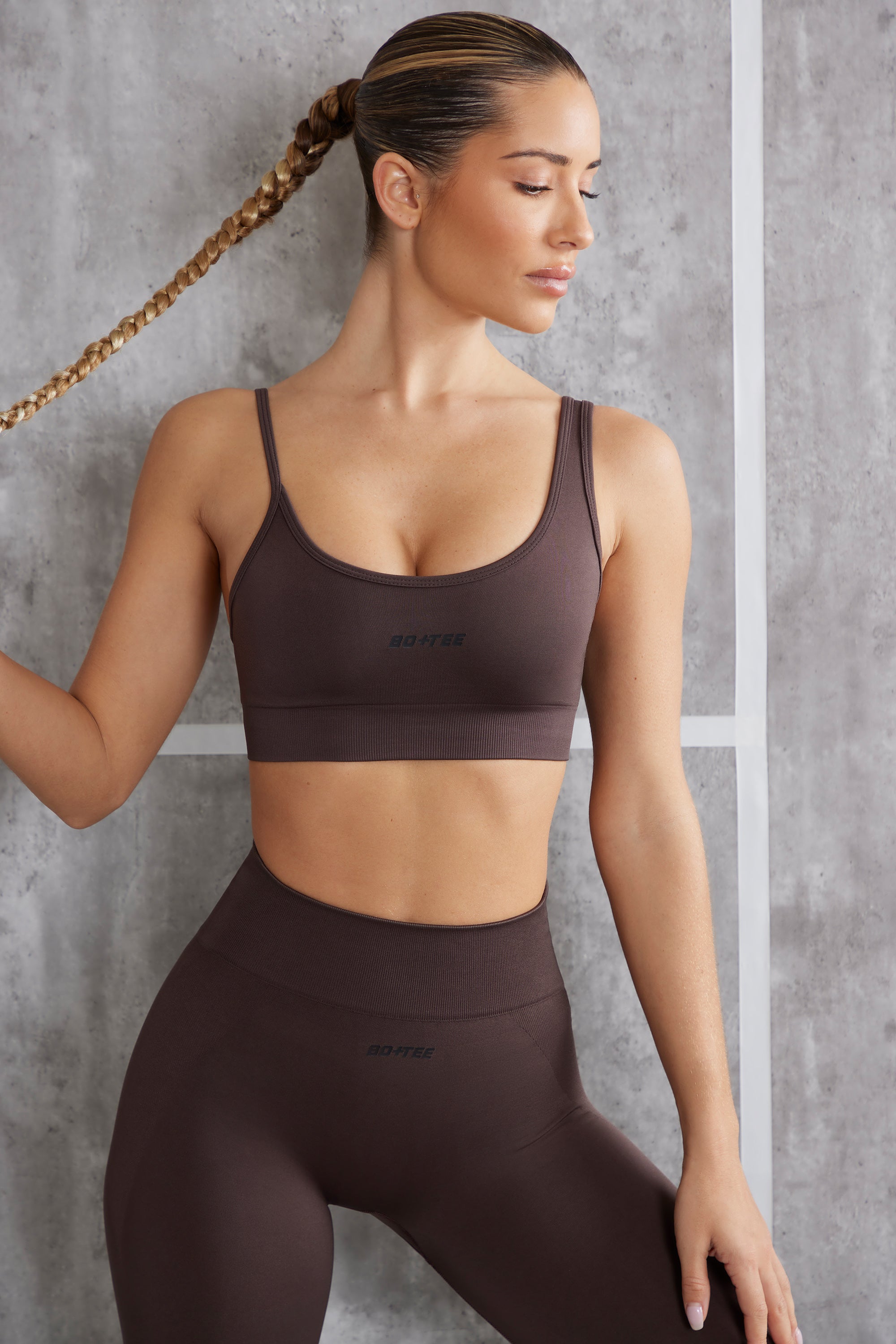 Asymmetric Sports Bra in Brown、mySite、solidvoid