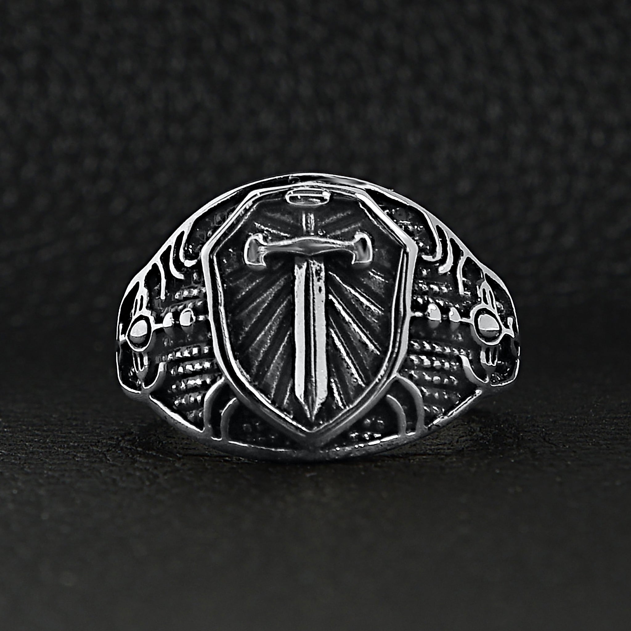 Stainless Steel Medieval Sword and Shield Signet Ring / SCR2221、mySite、dreamappss