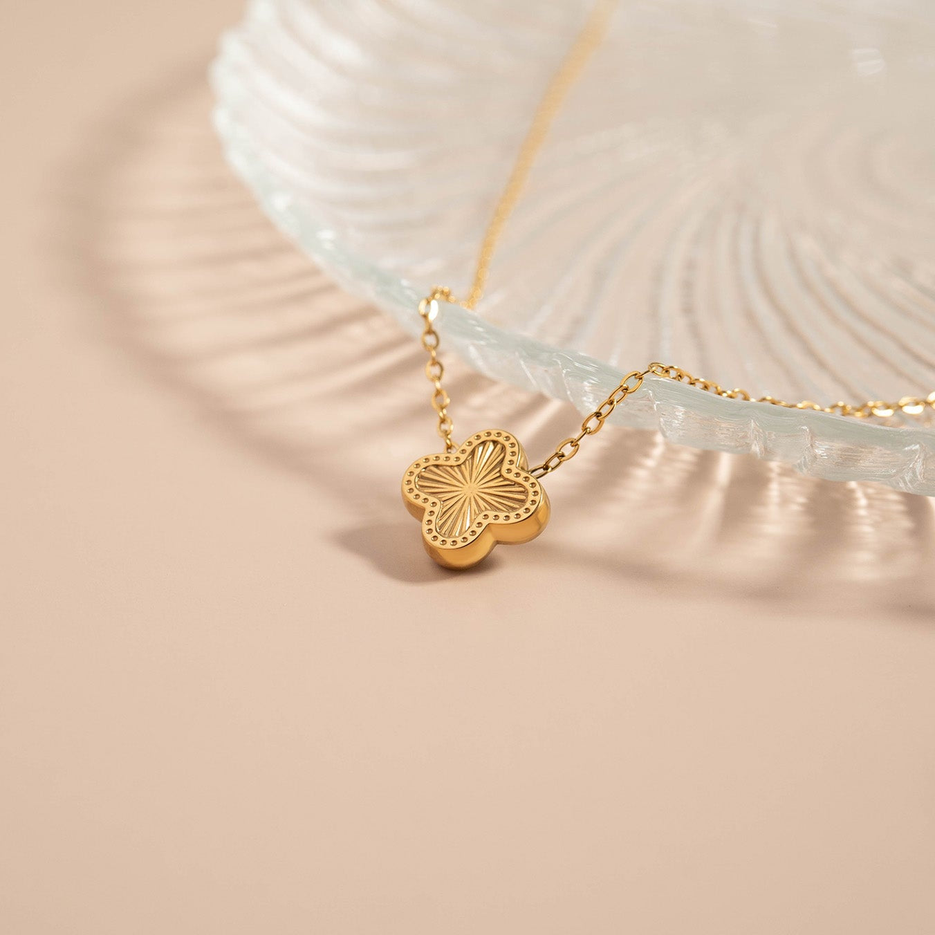 18K Gold PVD Stainless Steel Lucky Clover Charm Necklace / CHN0046、mySite、dreamappss