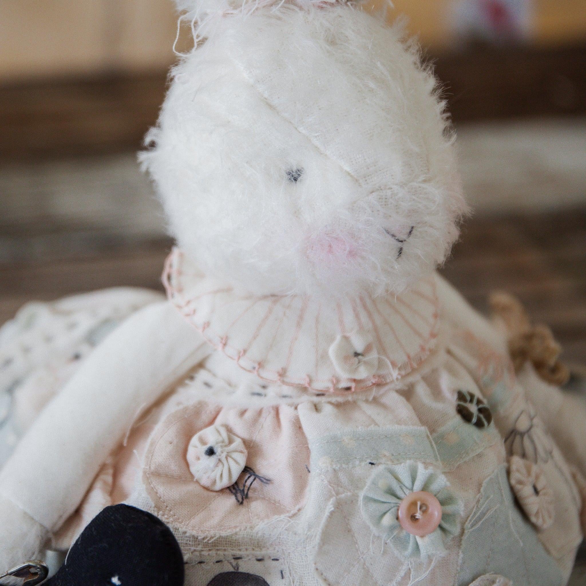 RETIRED - Hutch Studio - Hand Crafted Posie Patchwork & Little Caw、mySite、g9winljtr