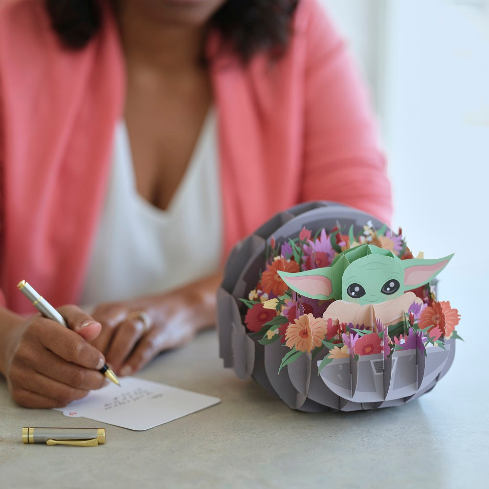 Star Wars™ The Mandalorian™ Floral Grogu™ Giant Pop-Up Gift、mySite、solidvoid