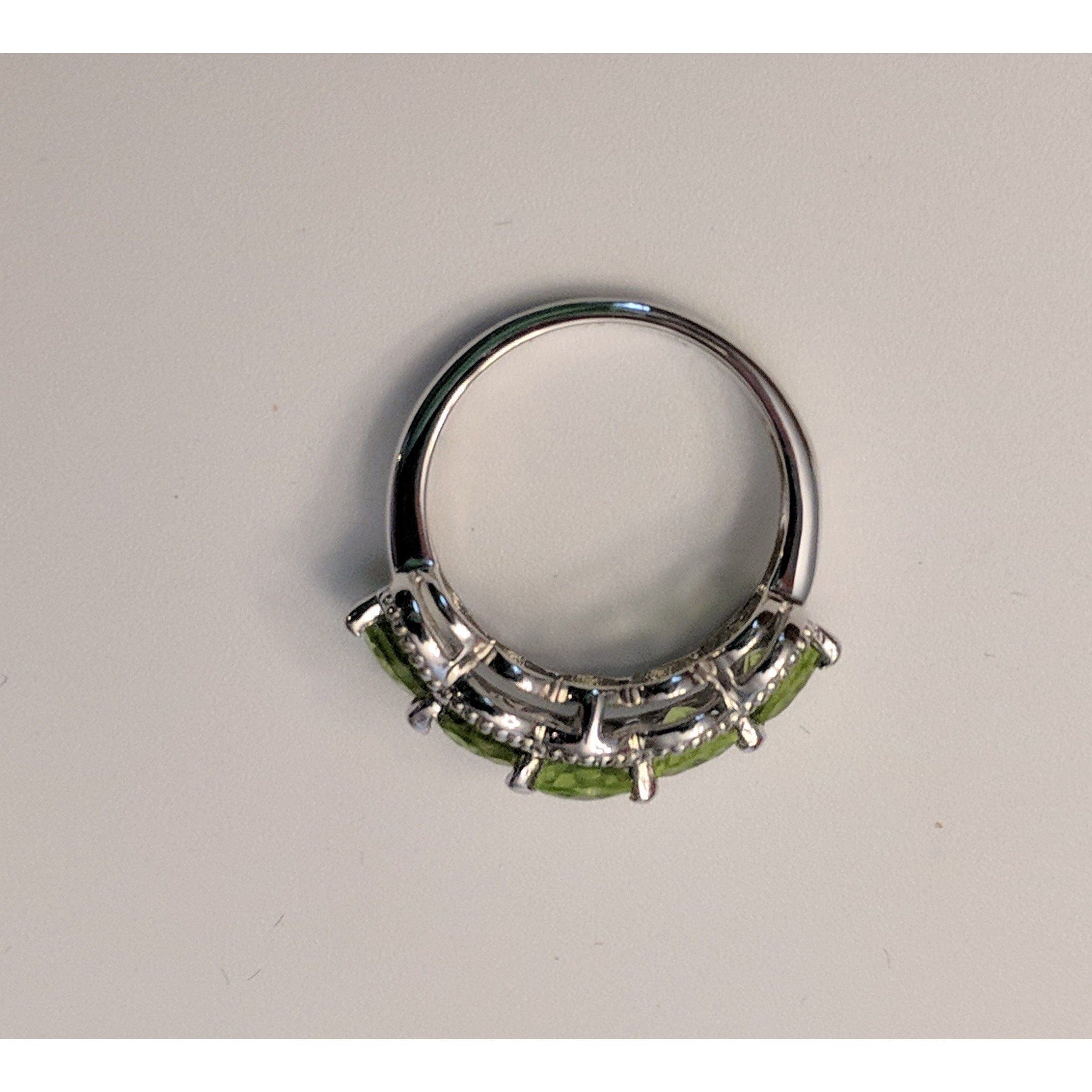 Gorgeous and Affordable 4ctw Peridot Ring in 925 Silver、mySite、g9winljtr