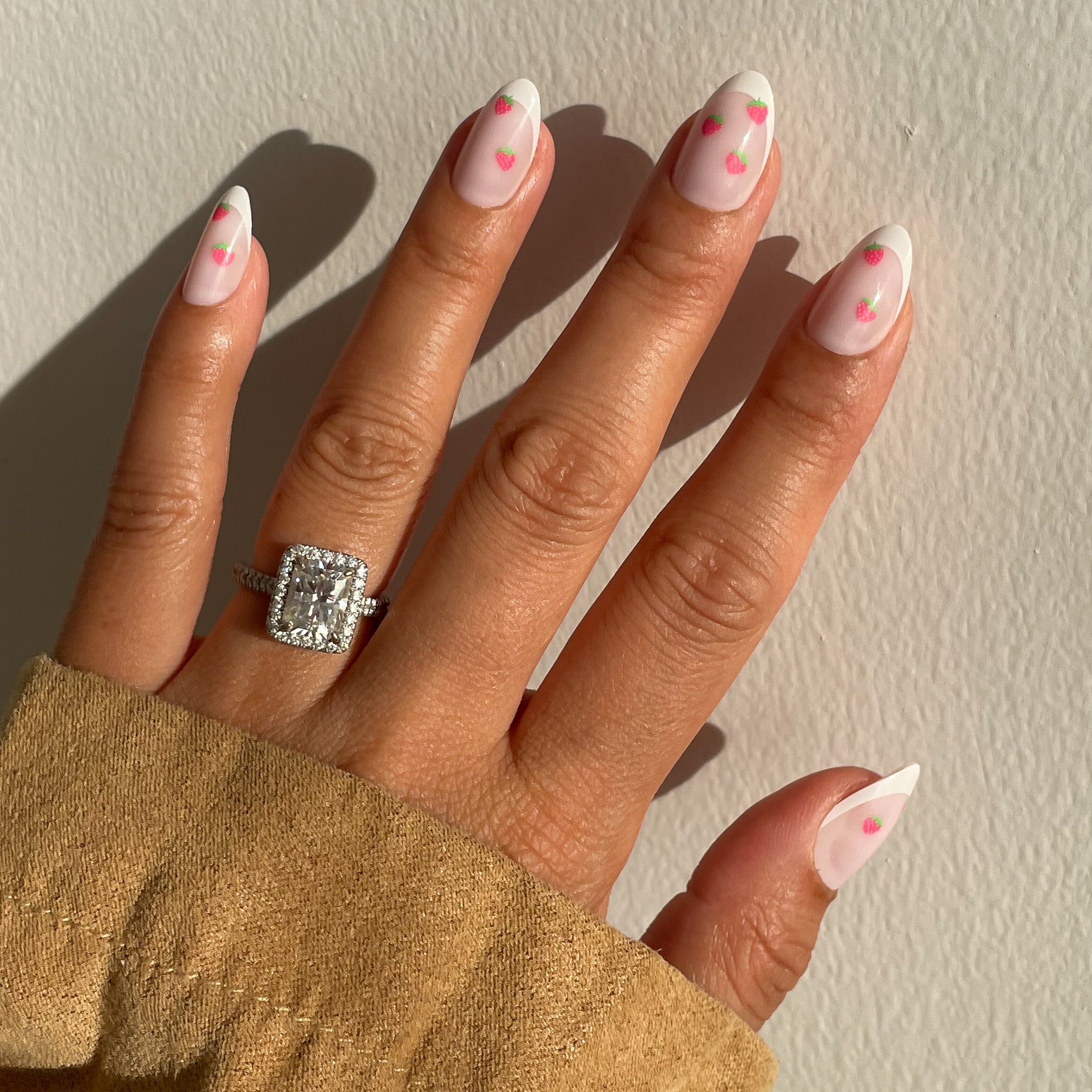 Strawberry French | Almond | Medium、mySite、solidvoid